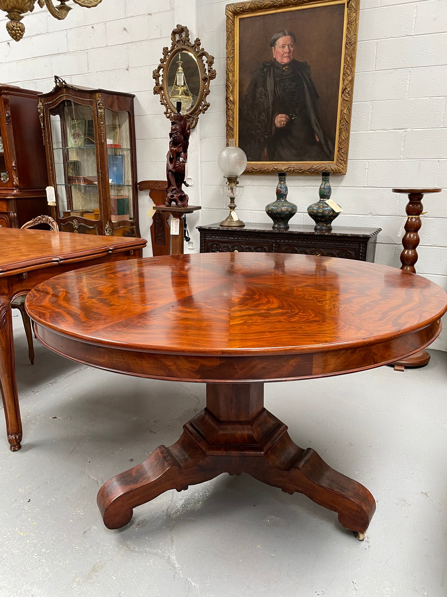 Stunning William IV Flame Mahogany Round Dining Table