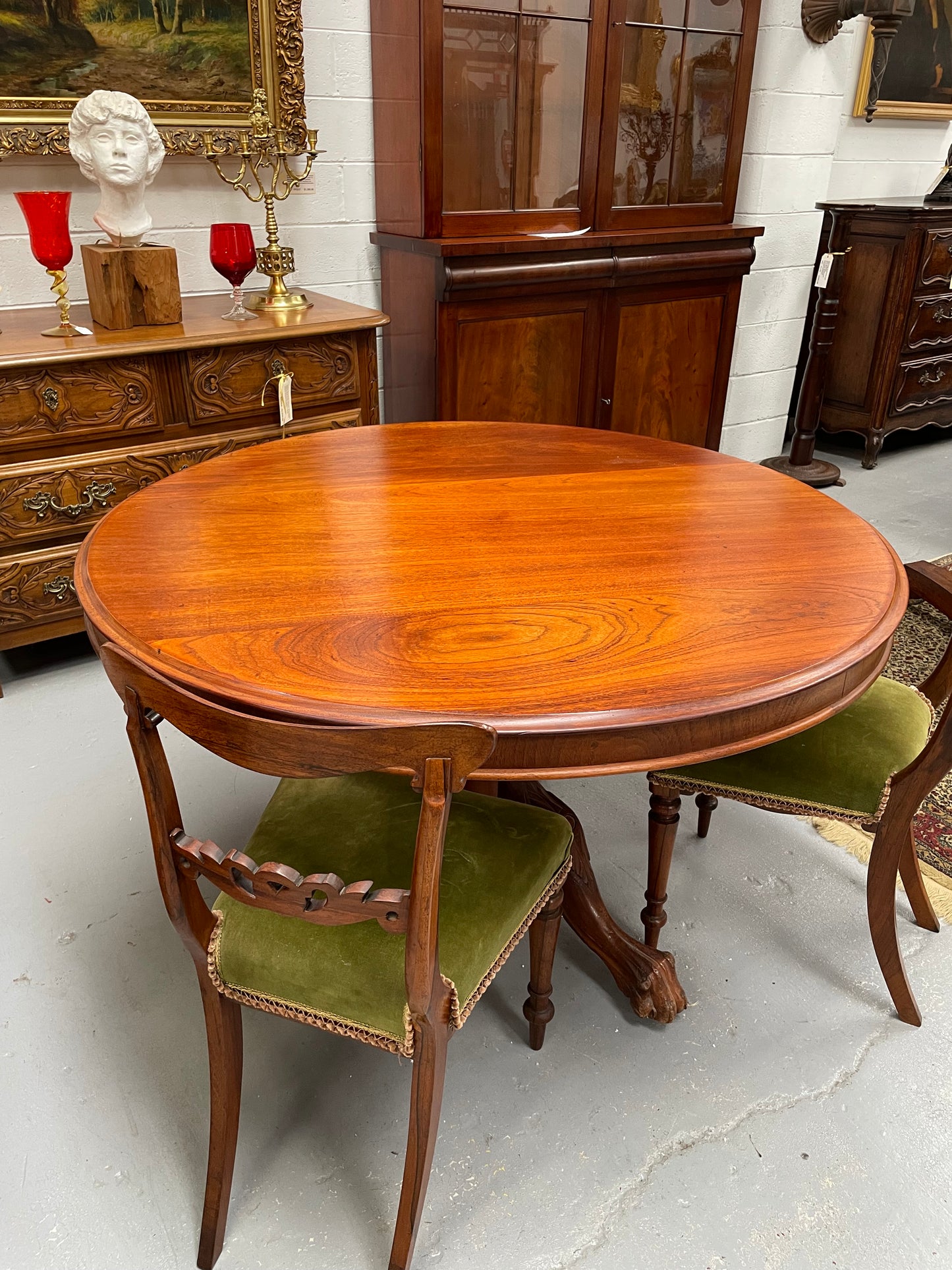 Victorian Cedar Round Dining Table / Breakfast Table