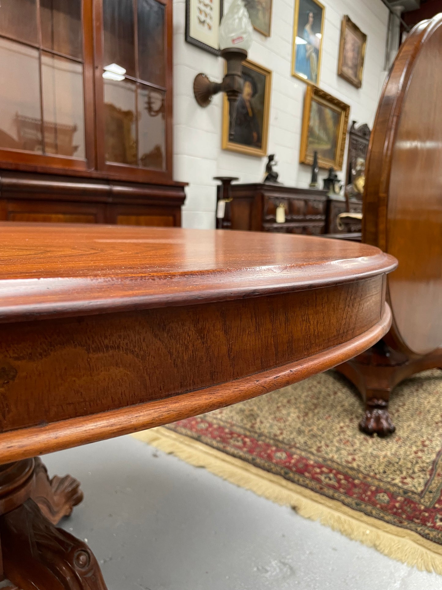 Victorian Cedar Round Dining Table / Breakfast Table