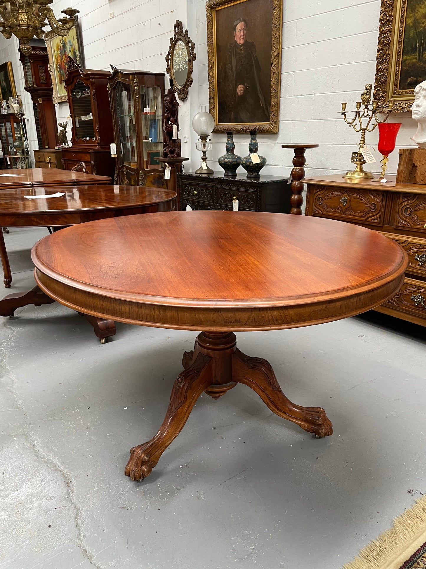 Victorian Cedar Round Dining Table / Breakfast Table
