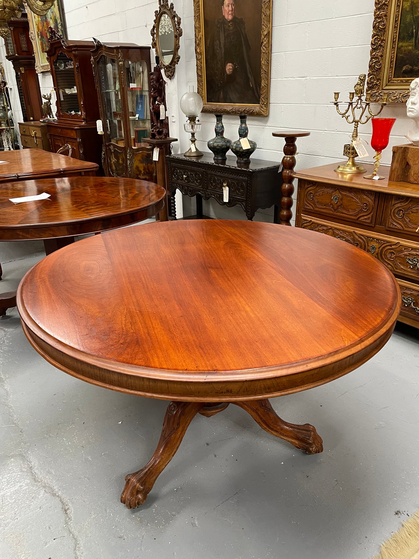 Victorian Cedar Round Dining Table / Breakfast Table