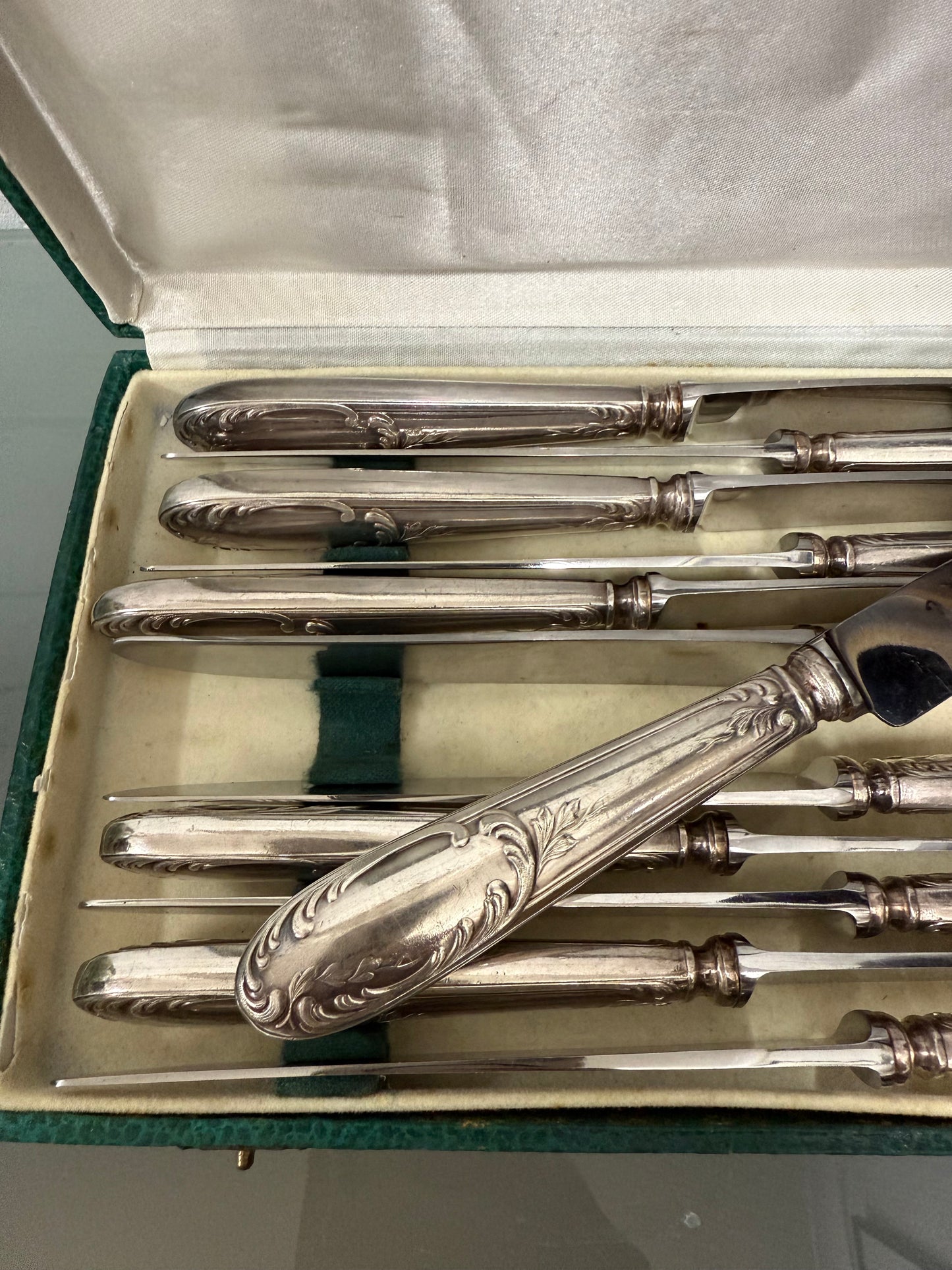Pairs Made Vintage Set of 12 French Silver Plated Knifes in Original Box