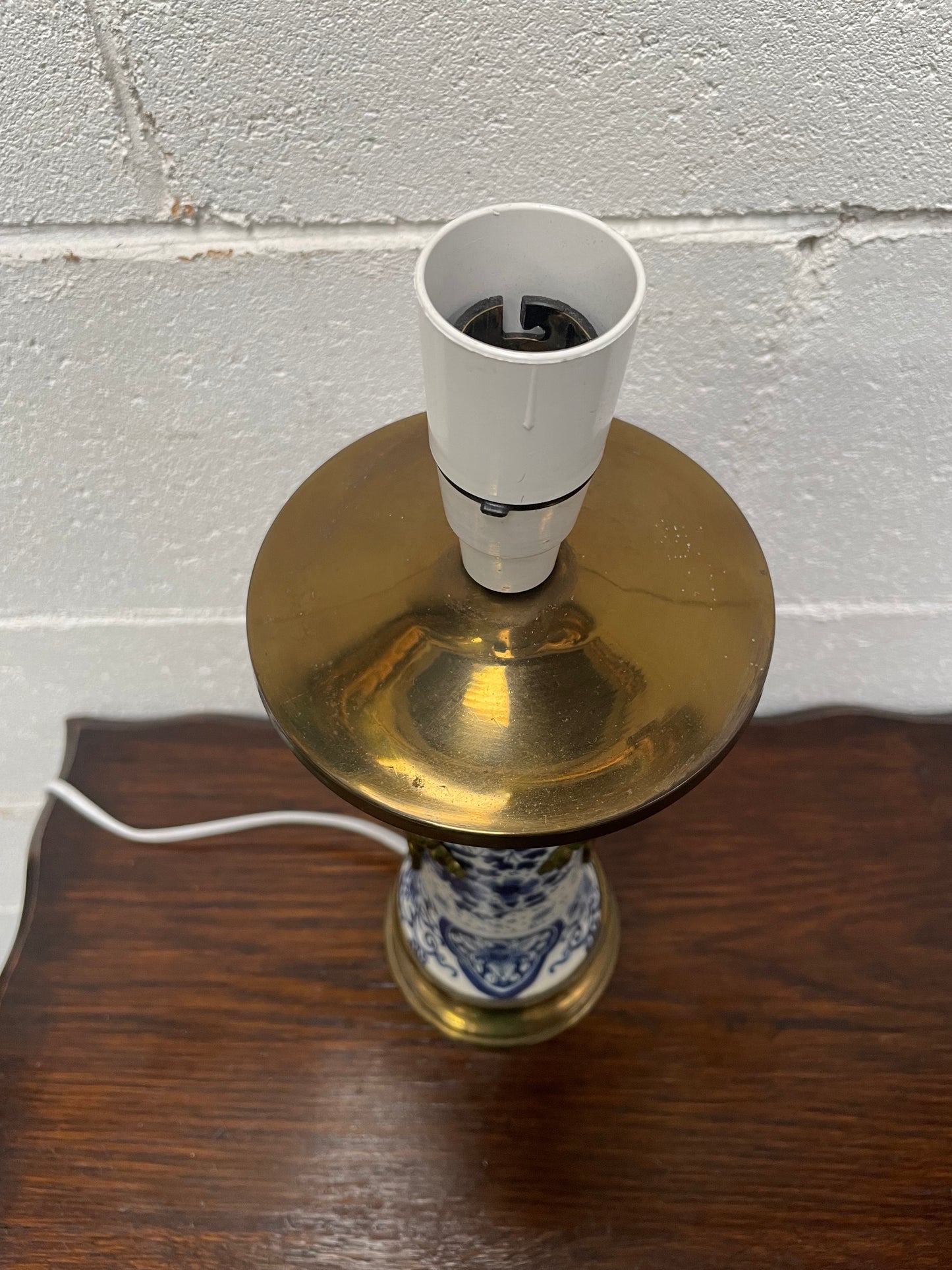 Vintage Delft Blue & White China & Brass Lamp