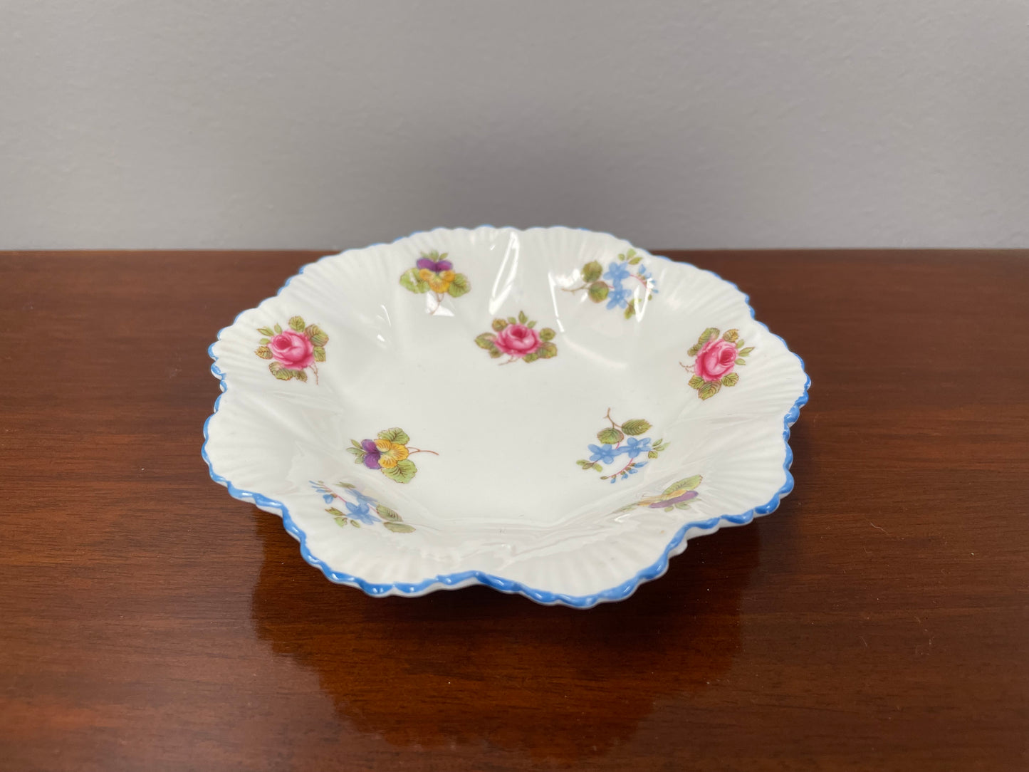 Shelley Rose, Pansy, Forget Me Not Pattern, Blue Edged Pin dish