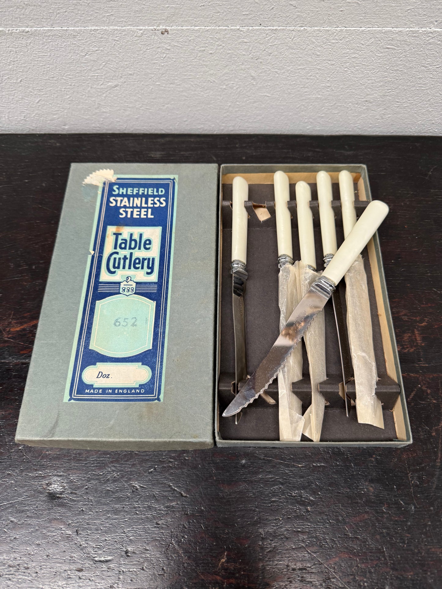 Set 6 Vintage Steak Knives In Original Box
