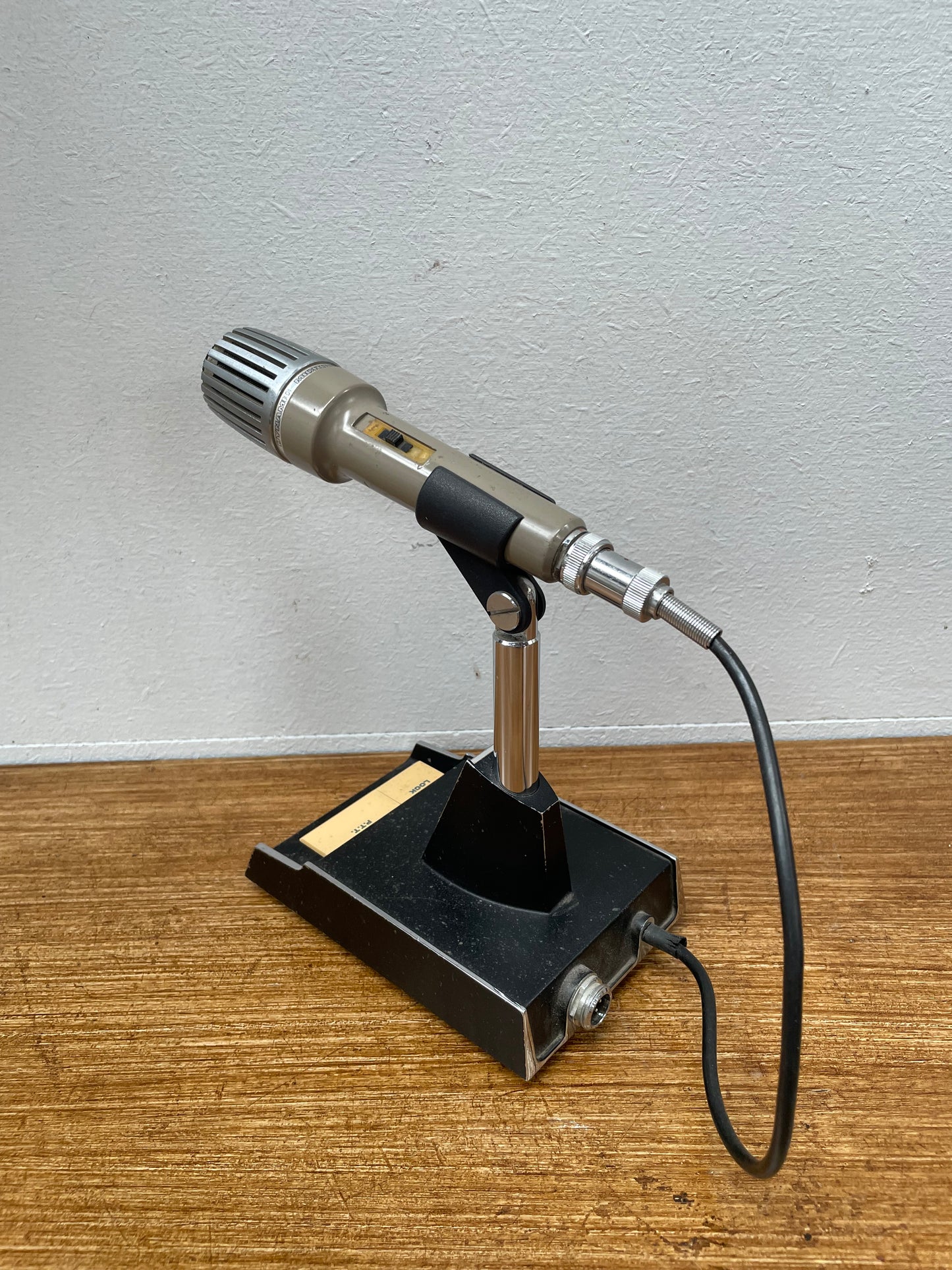 Vintage Kenwood Model MC-50 Ham Radio Desk Top Microphone