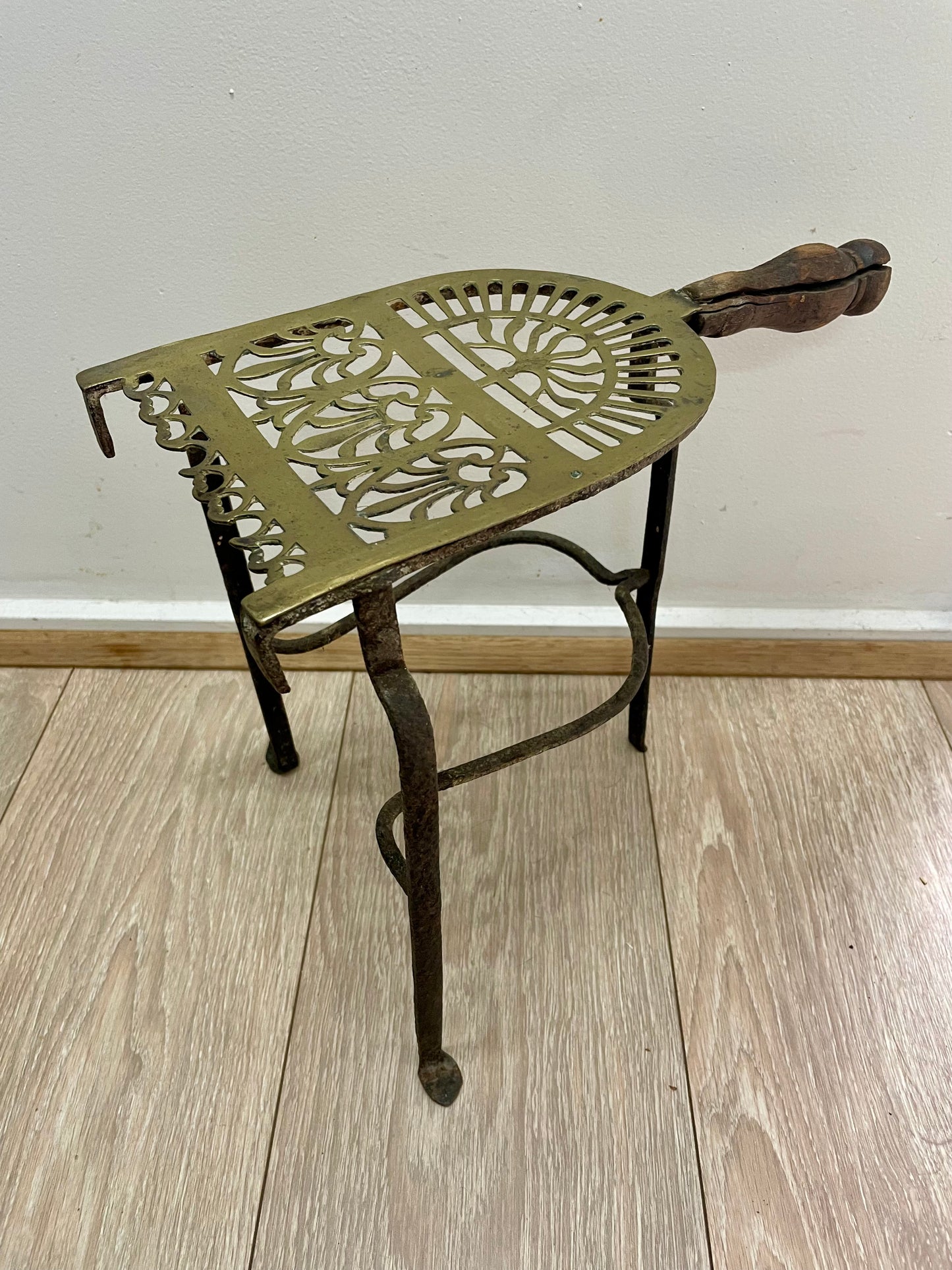 Fabulous Antique Early 19th Century Pot Stand