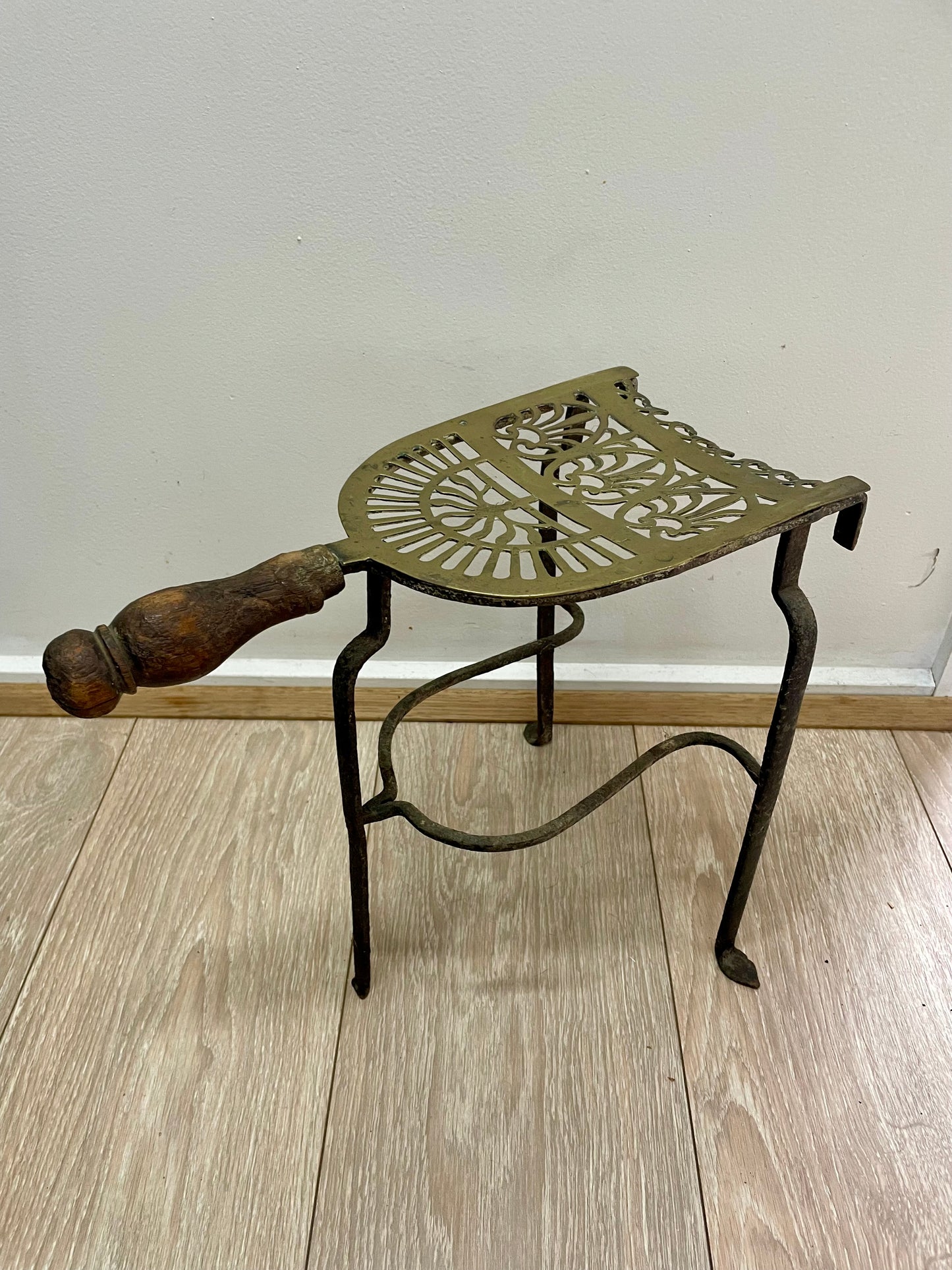 Fabulous Antique Early 19th Century Pot Stand