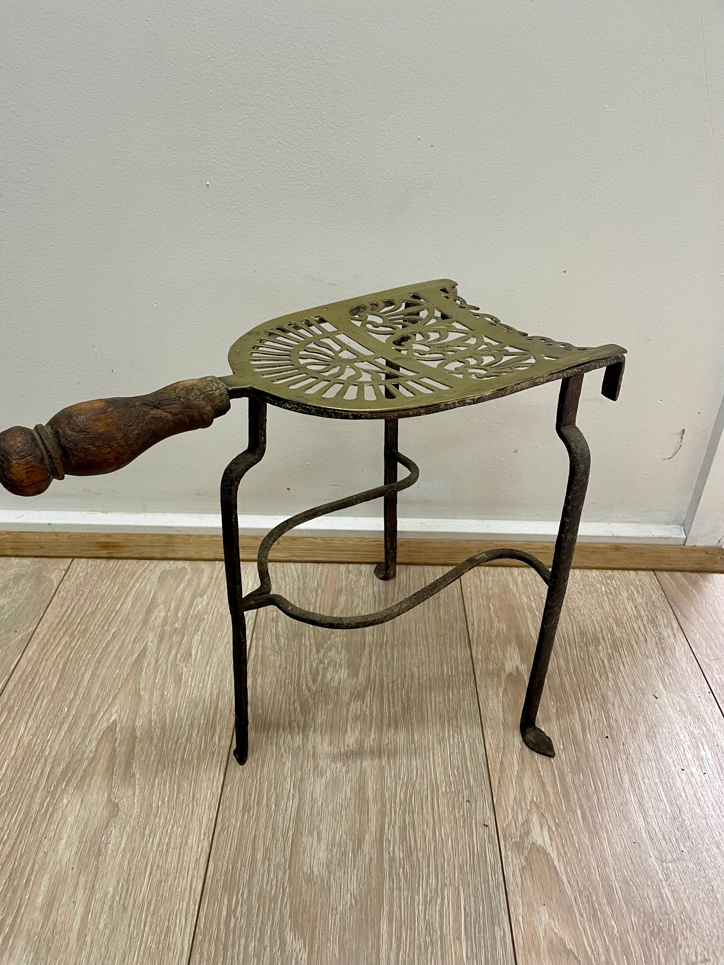 Fabulous Antique Early 19th Century Pot Stand