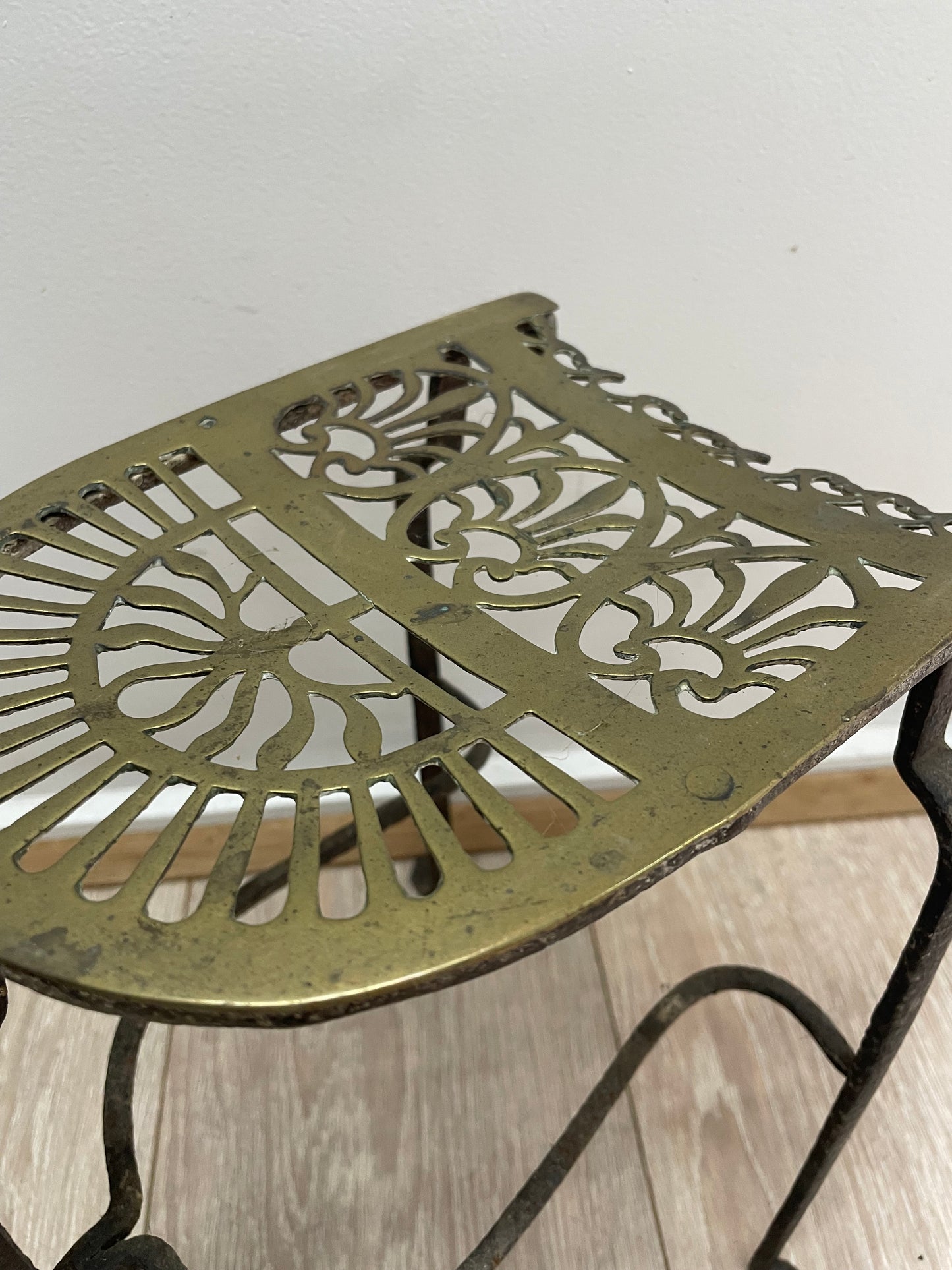 Fabulous Antique Early 19th Century Pot Stand