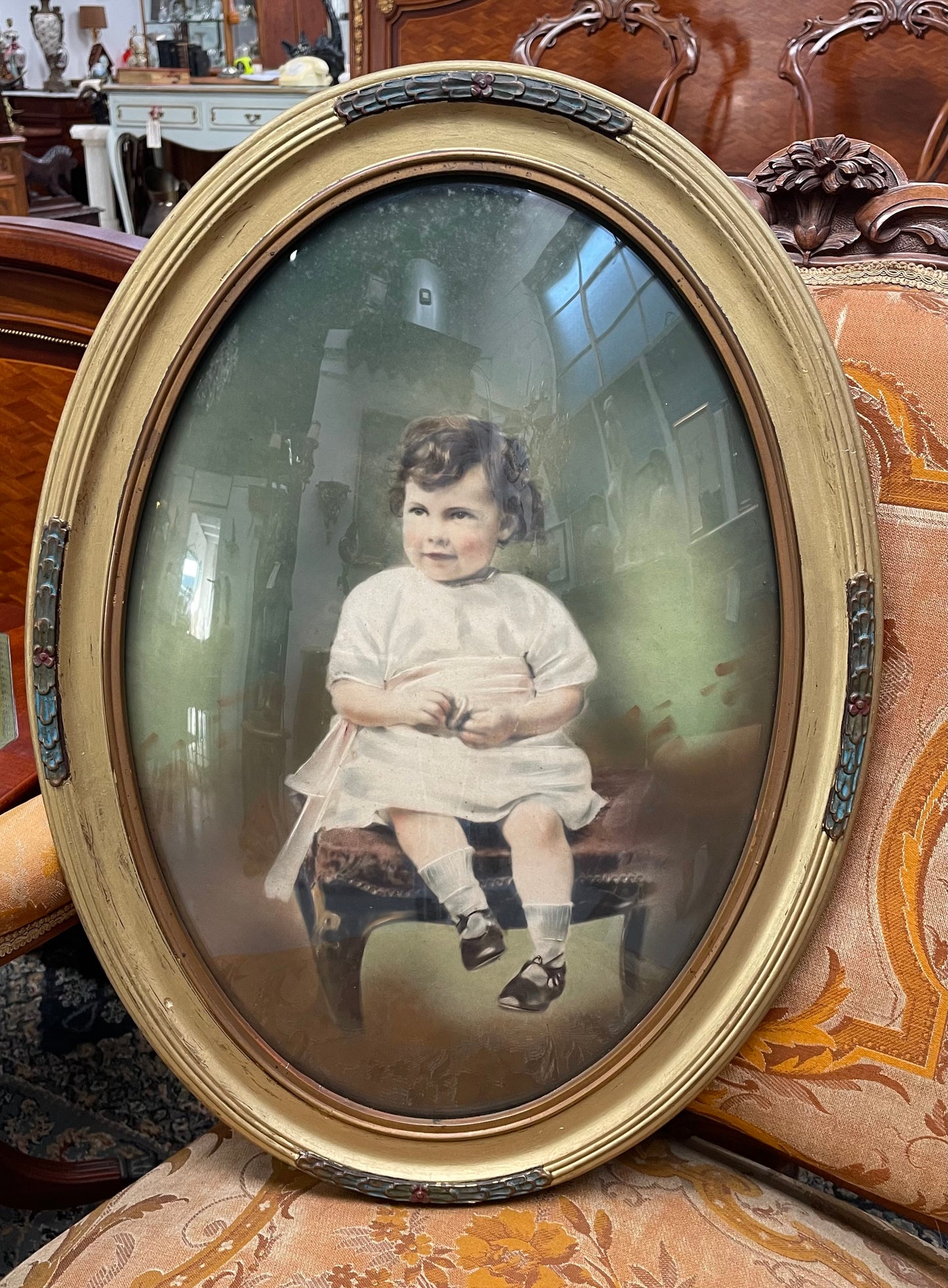 Beautiful Vintage Oval Frame