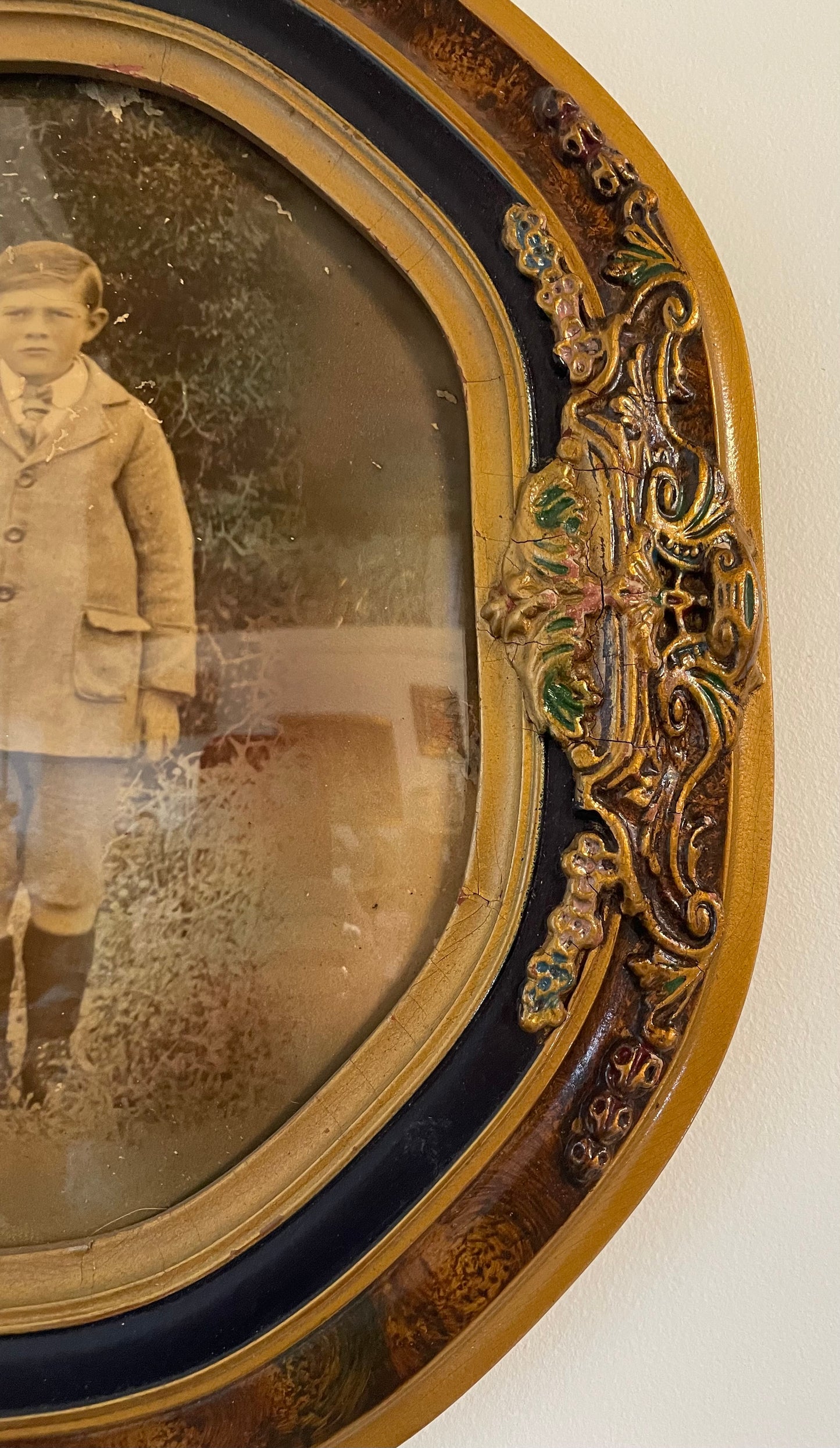 Beautiful Art Deco Oval Photo Frame