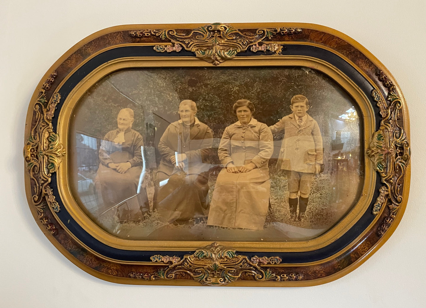 Beautiful Art Deco Oval Photo Frame