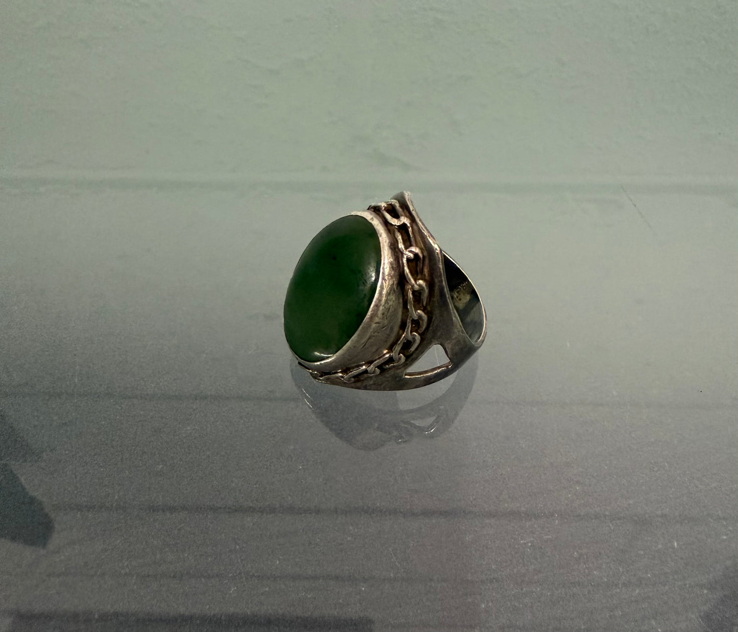 Vintage heavy Silver Ring With Nephrite Jade
