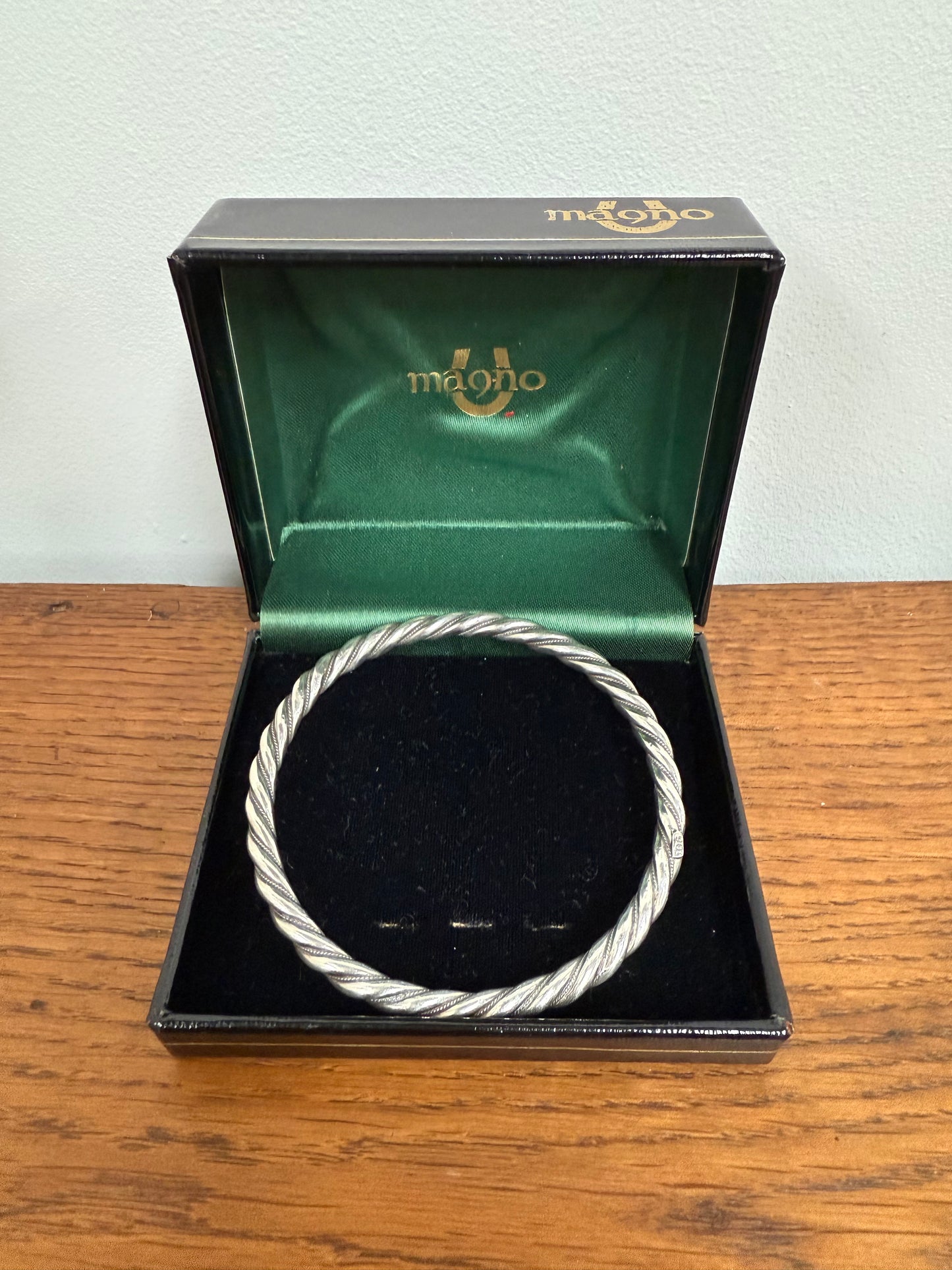Very Attractive Sterling Silver Twist Bracelet