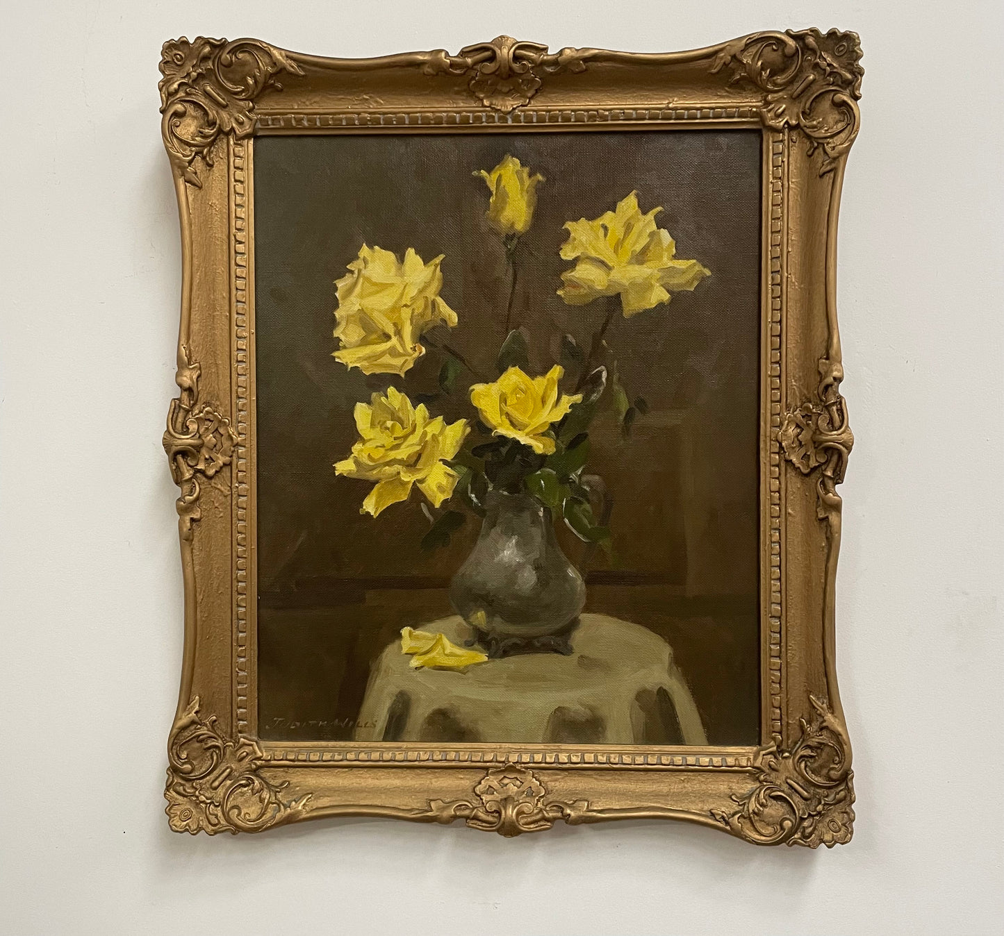 Stunning oil on canvas on board of yellow roses and in a pretty ornate frame. Signed by Australian Artist "Judith Wills". In good original detailed condition. Please view photos as they help form part of the description. *Please note measurements are of frame.