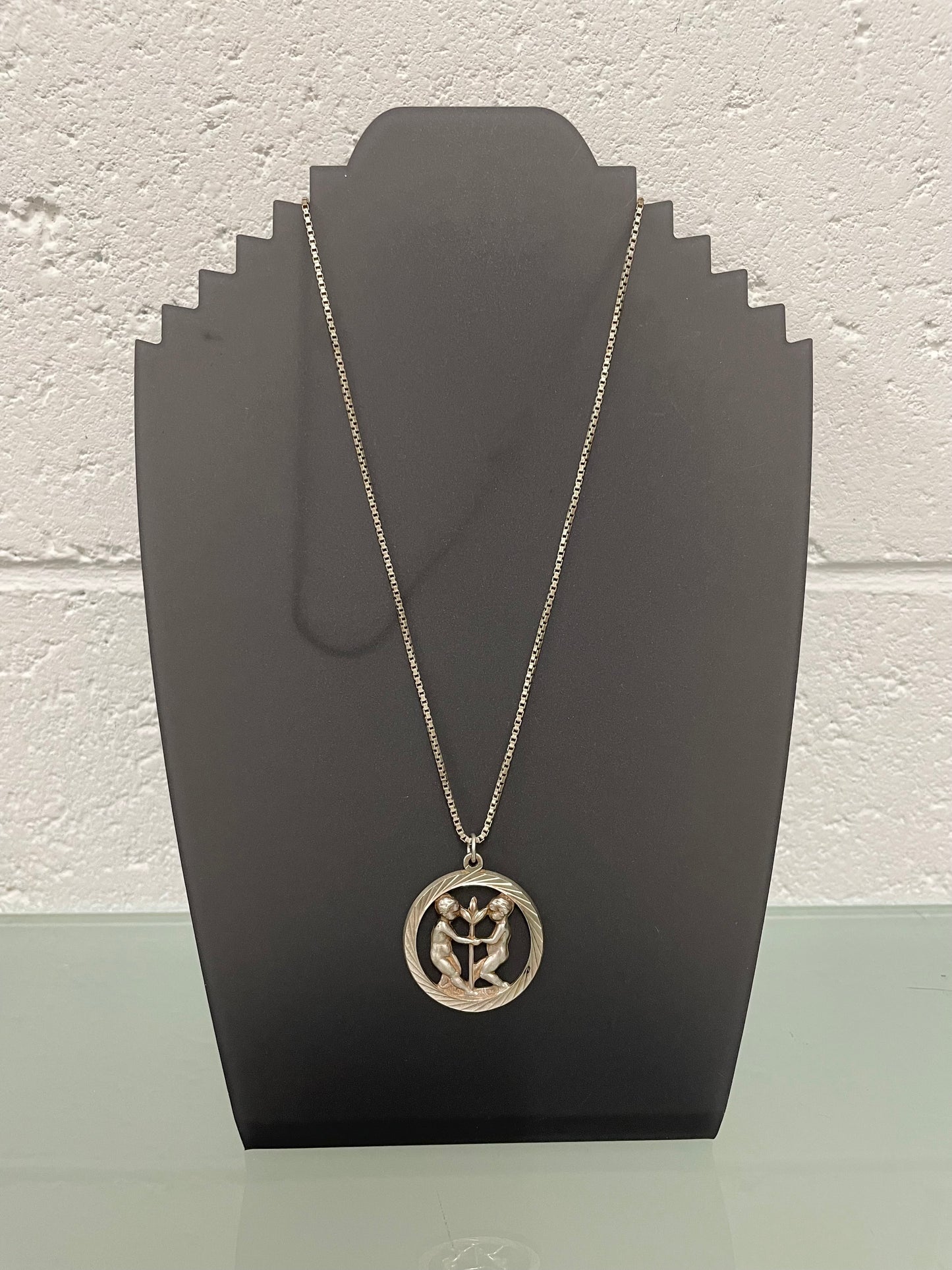 Vintage Sterling Silver Chain & Pendant