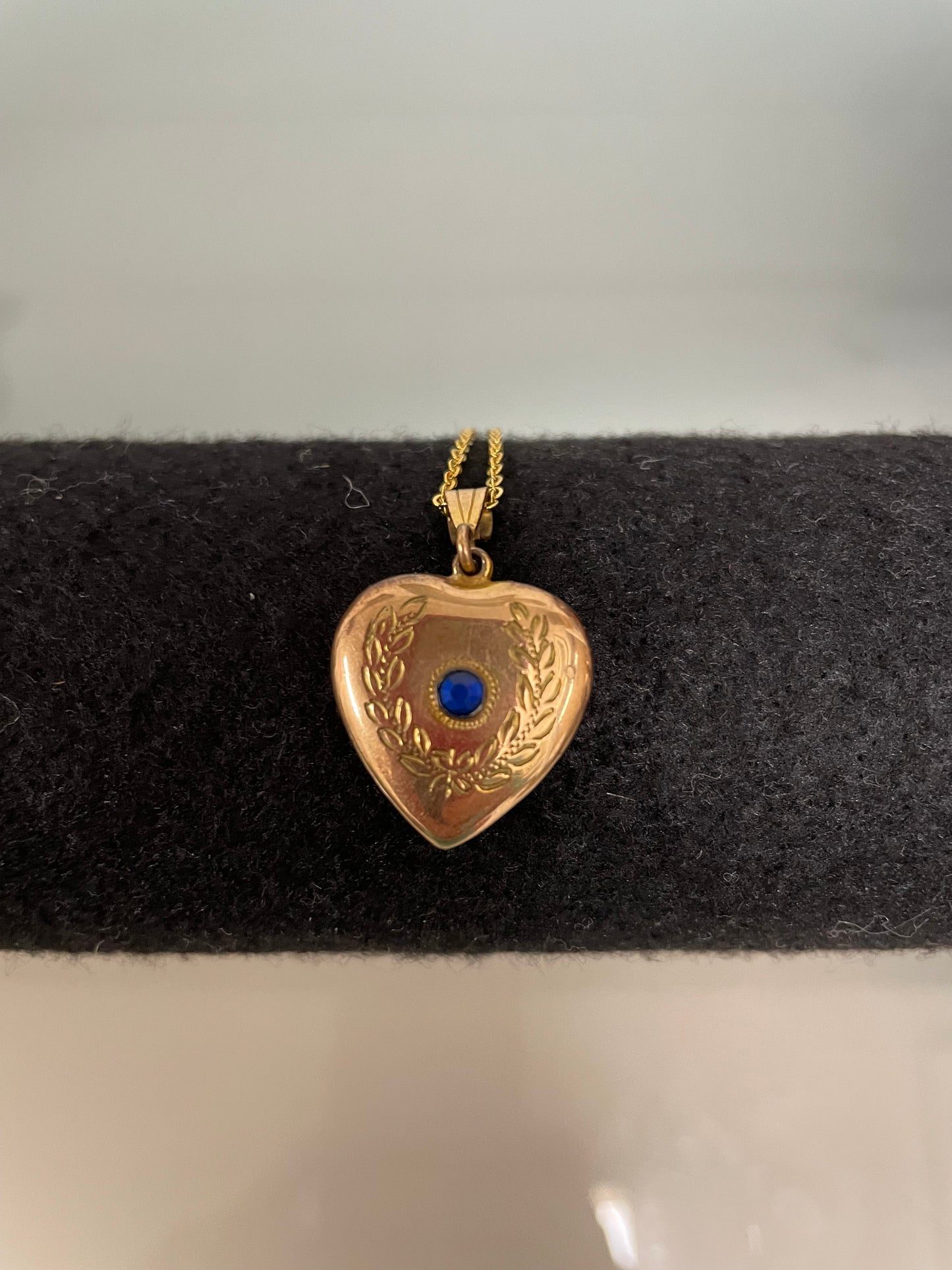 Antique 9ct Gold Lined Heart Locket