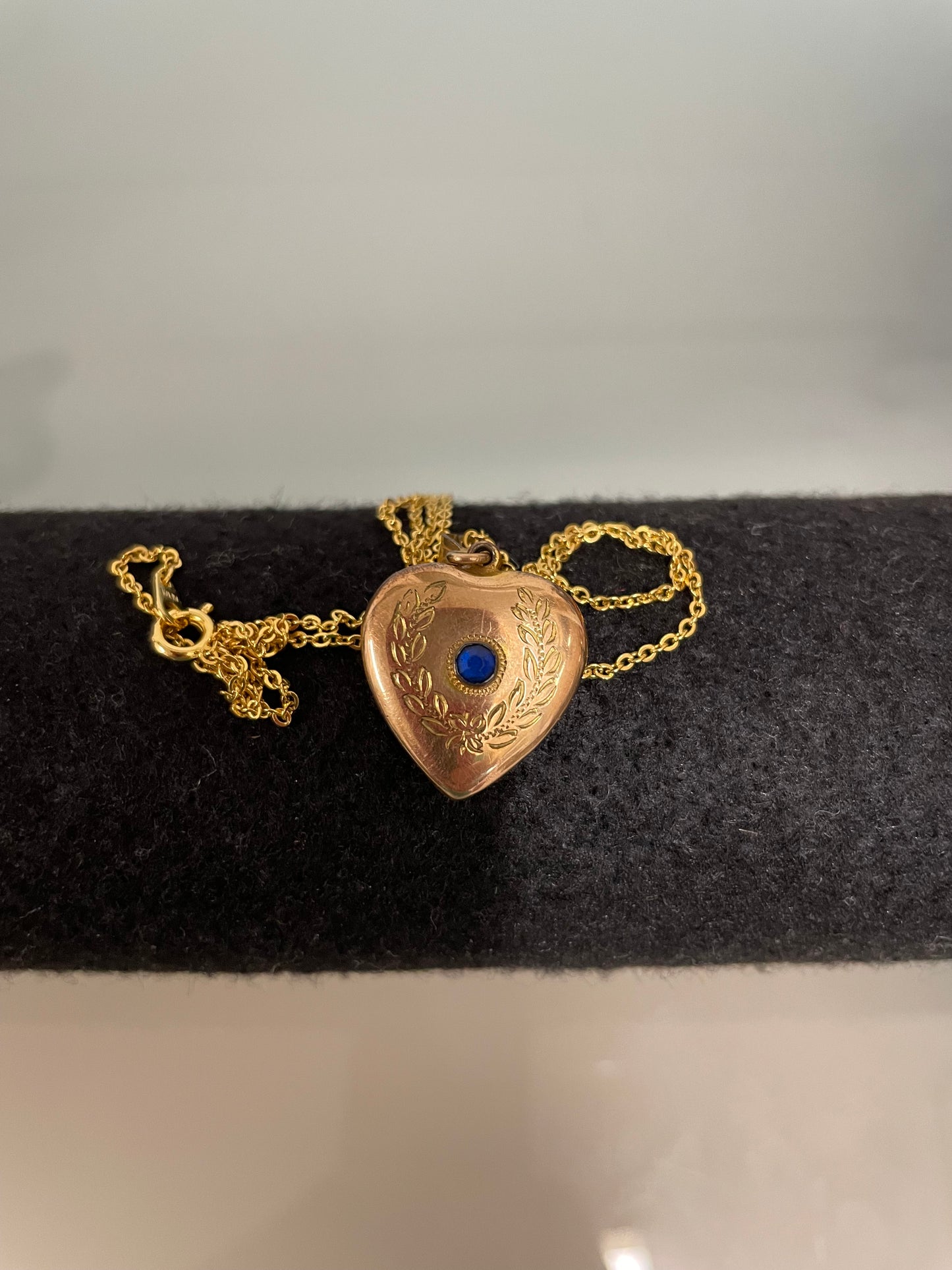 Antique 9ct Gold Lined Heart Locket