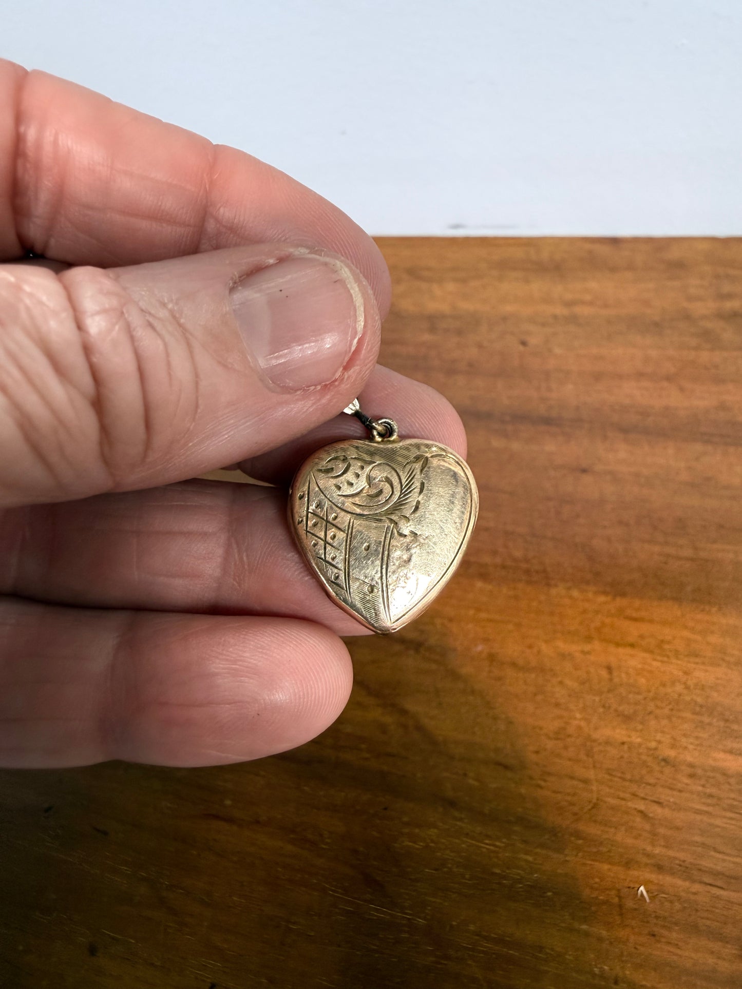 Vintage 9ct Gold Lined Heart Shaped Locket