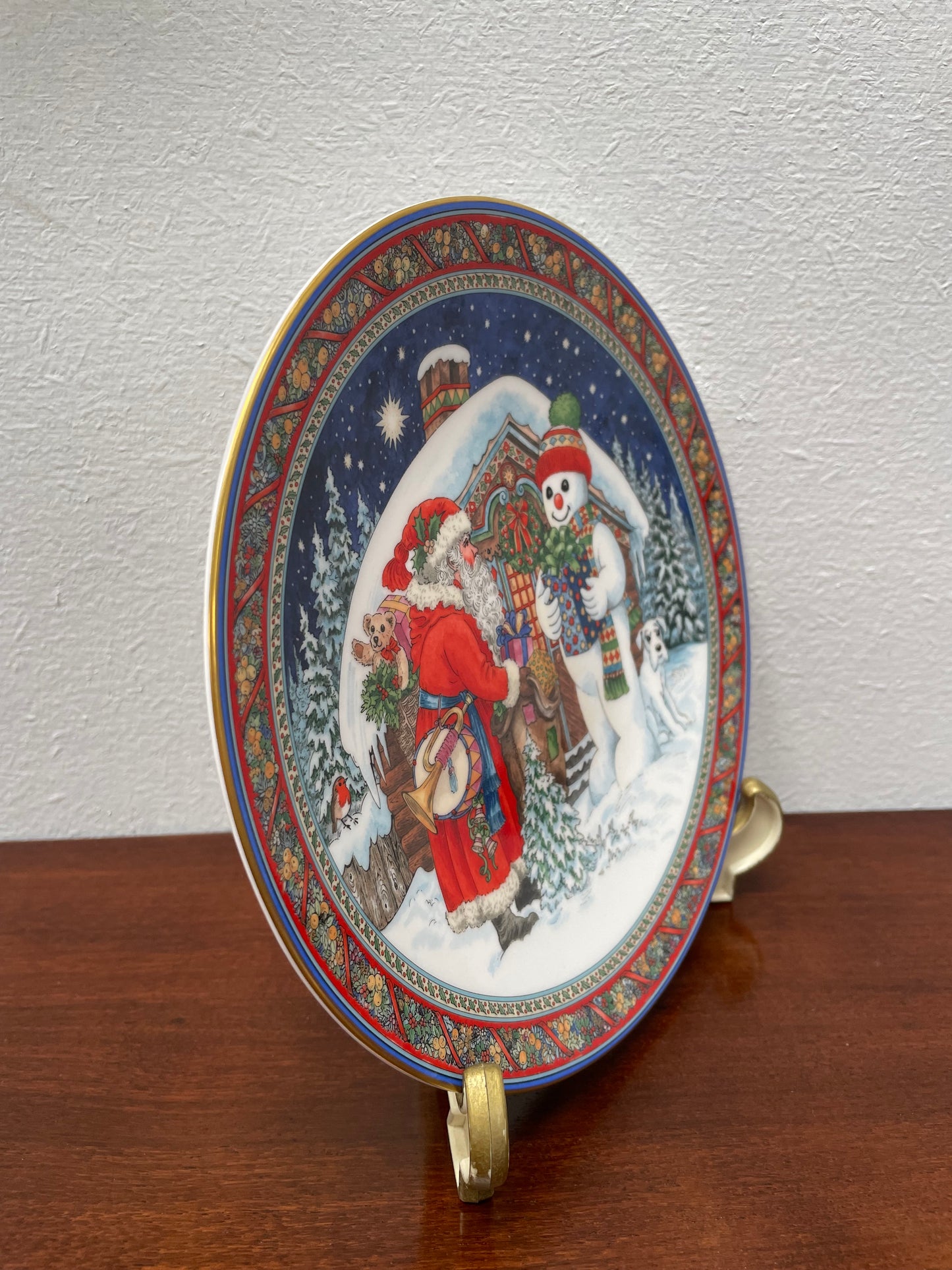 Royal Worcester Christmas Plate "Santa And The Snowman"