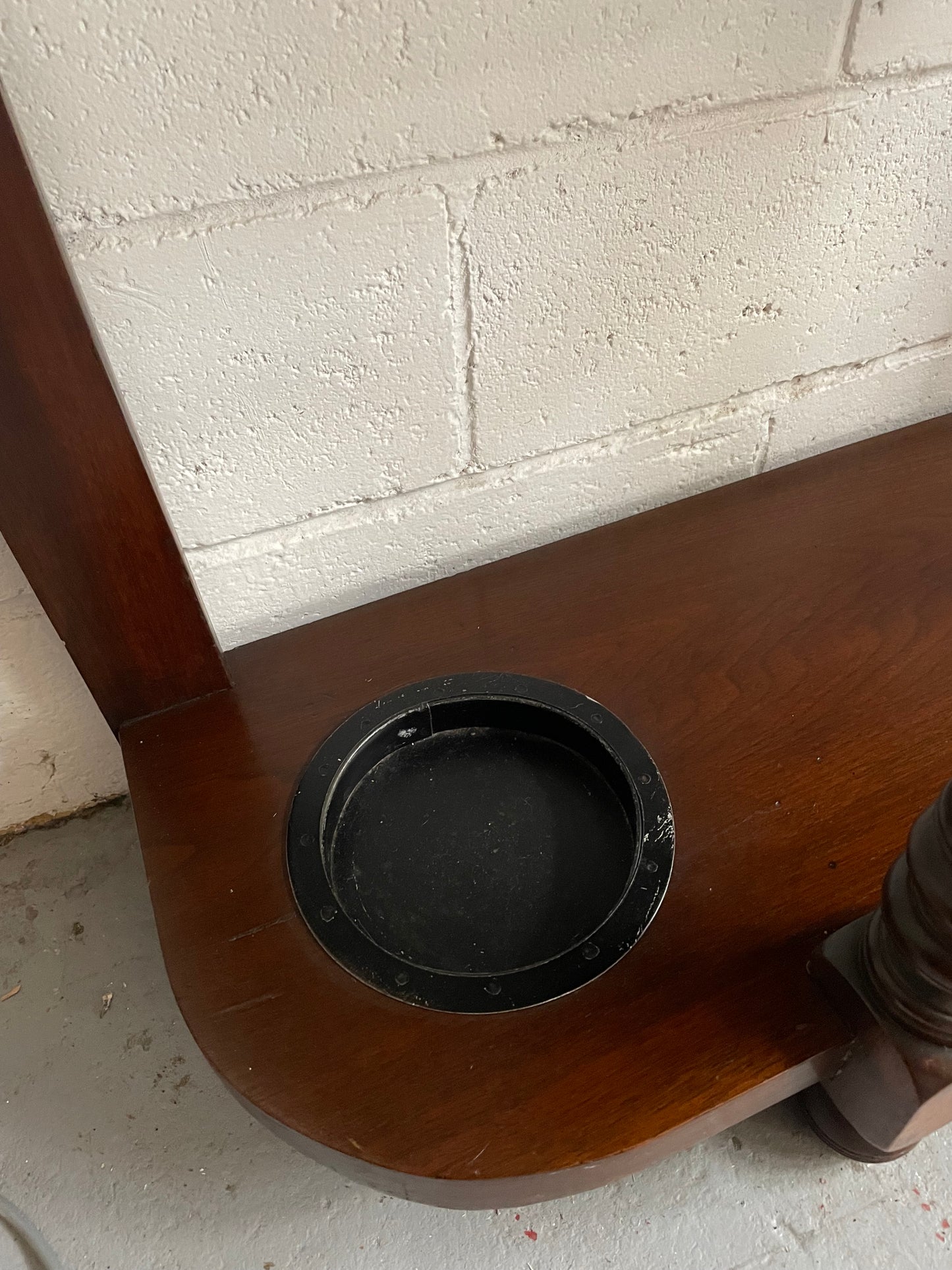 Lovely Edwardian single drawer shield mirror mahogany hall stand. It has 6 hooks for hanging and two pretty decorative blue and white tiles. In good original condition