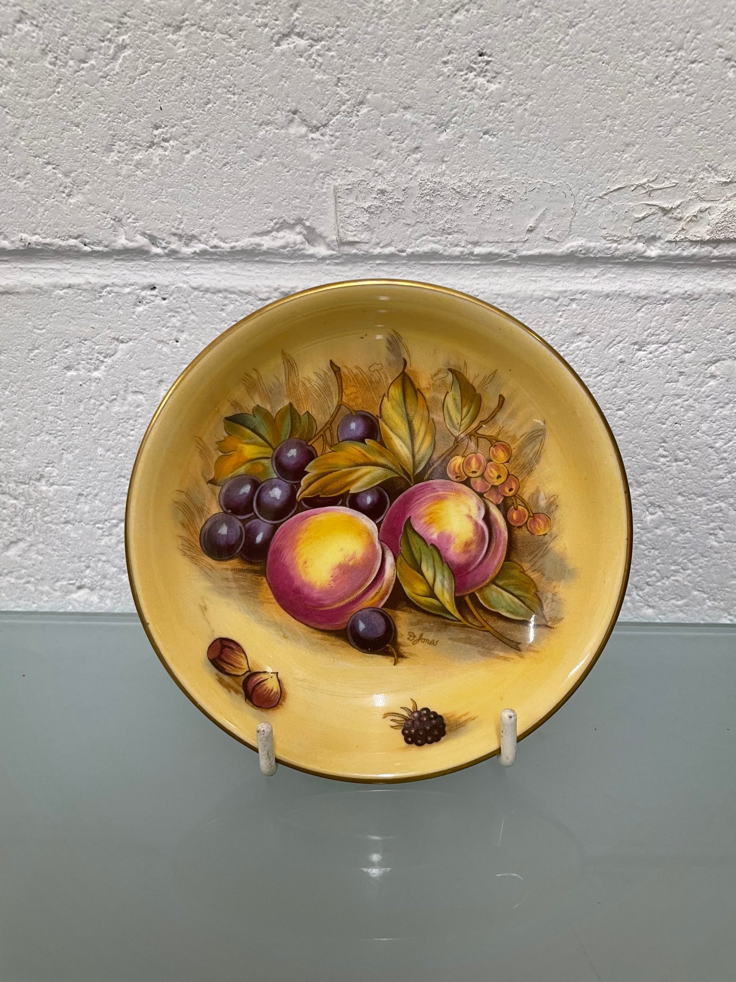 Aynsley Orchard fruits small bowl. In good original condition. Please see photos as they form part of the description,