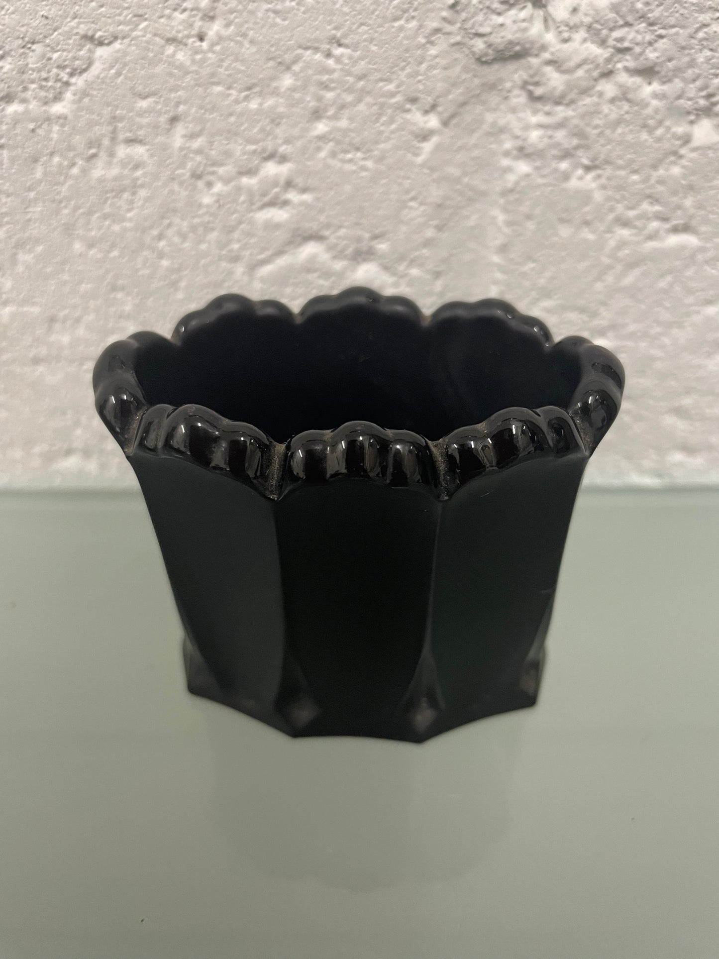 Victorian black satin glass pen / toothpick holder. In good original condition. Please see photos as they form part of the description.