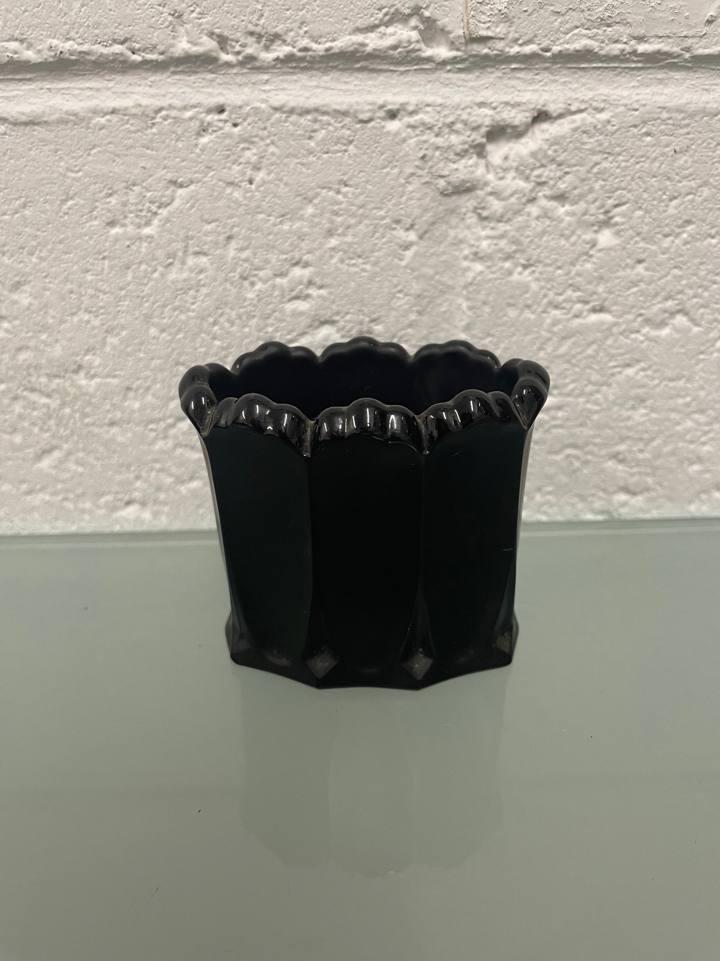 Victorian black satin glass pen / toothpick holder. In good original condition. Please see photos as they form part of the description.