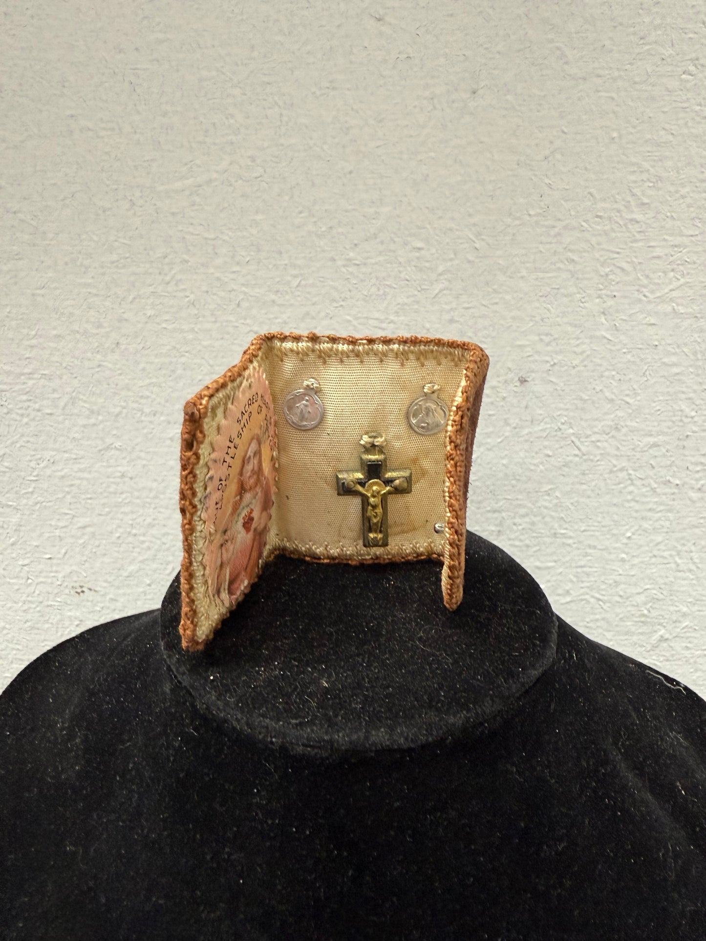 Vintage Pocket Reliquary Sacred Heart Of Jess