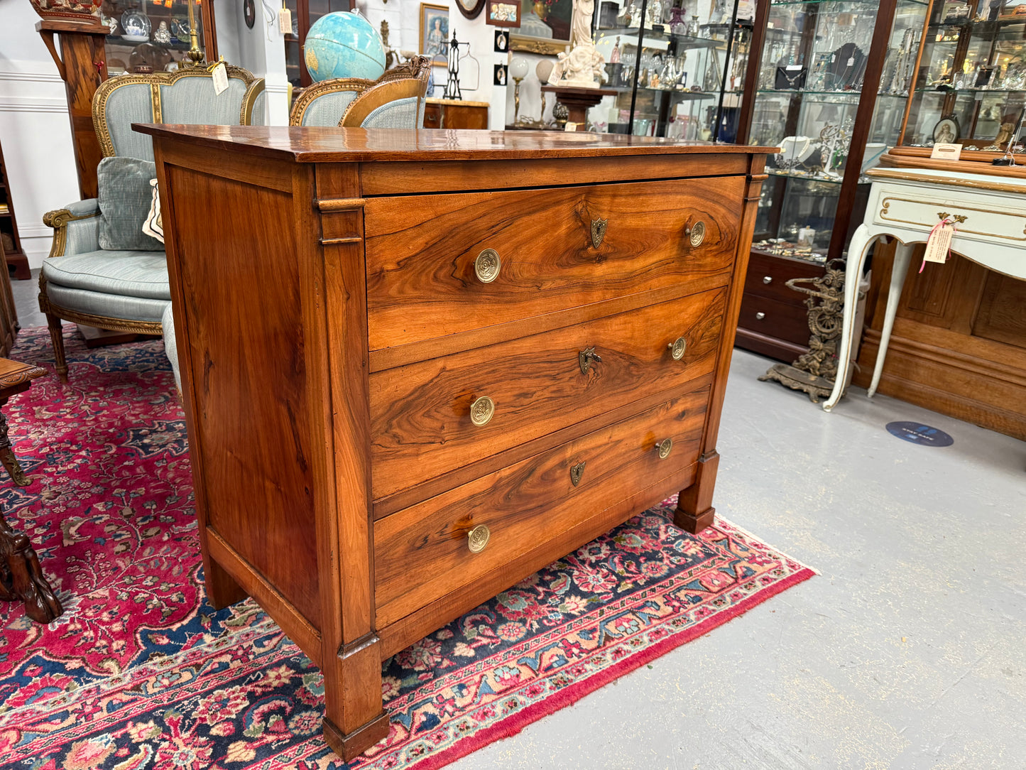 Beautifully Grained Walnut Mid 19th Century Chest Of Drawers