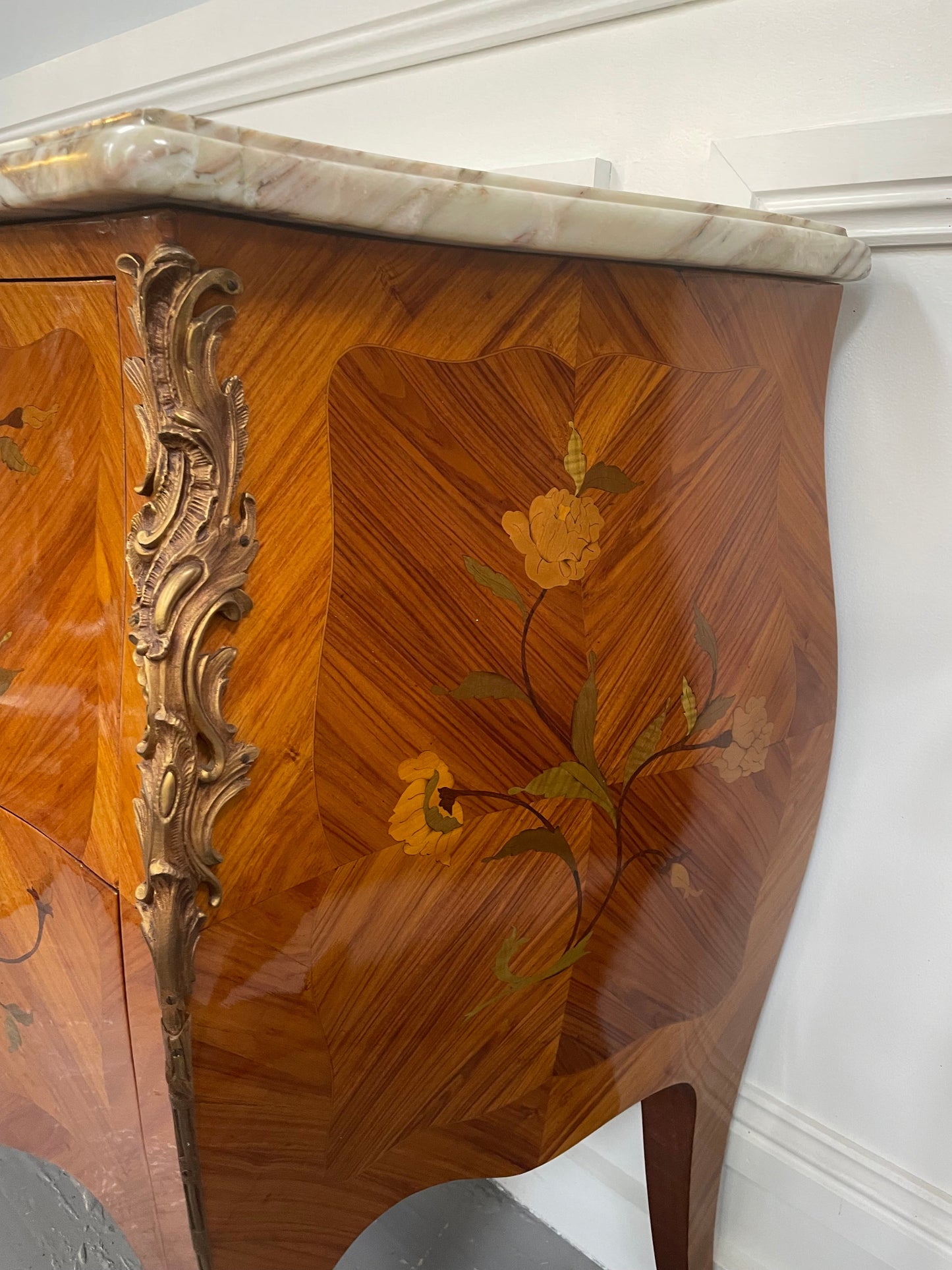 Stunning French Louis XV Style Kingwood Marquetry Inlaid Two Drawer Commode