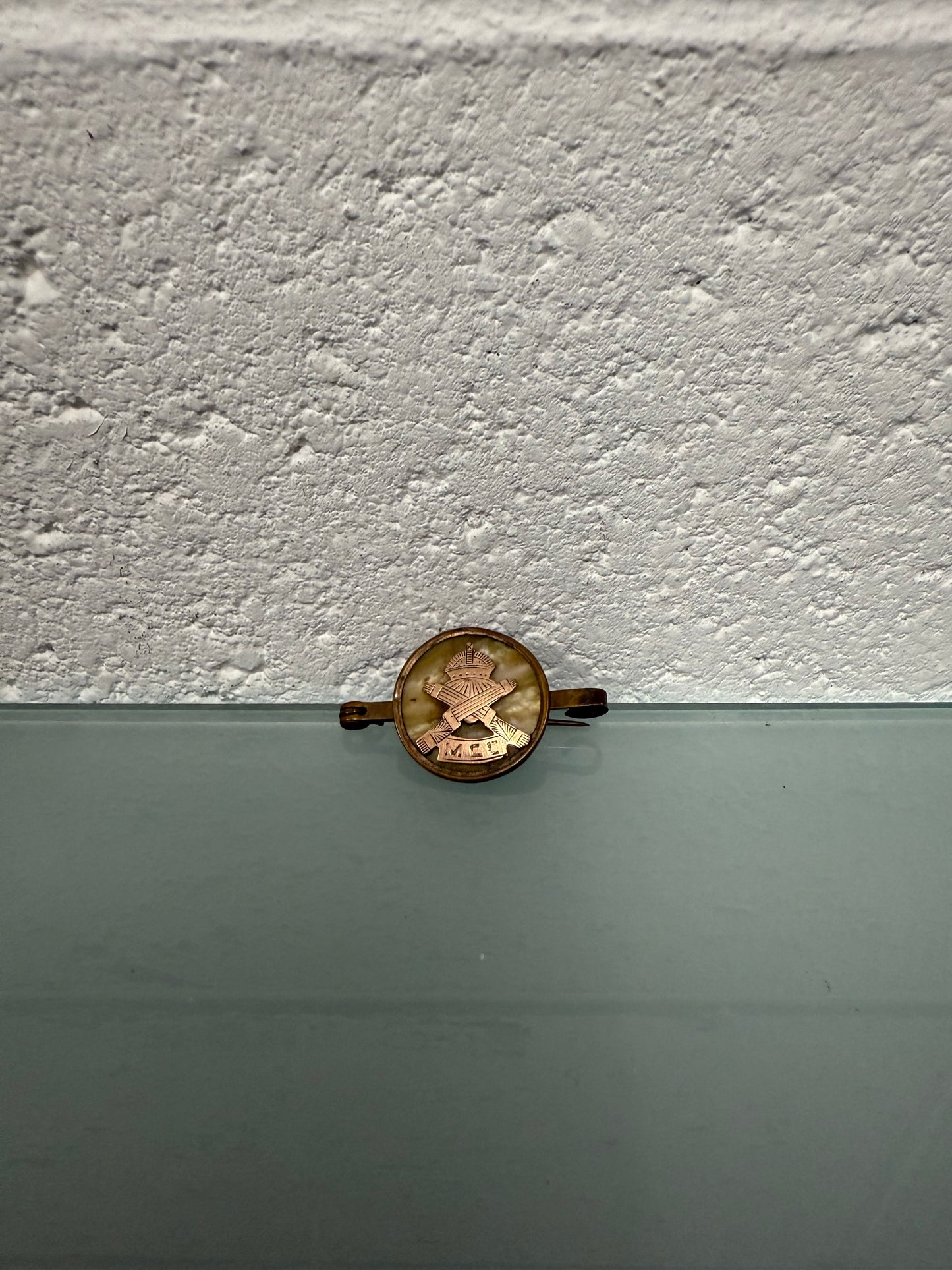 Sweetheart Button Brooch WW1 Machine Gun Corps