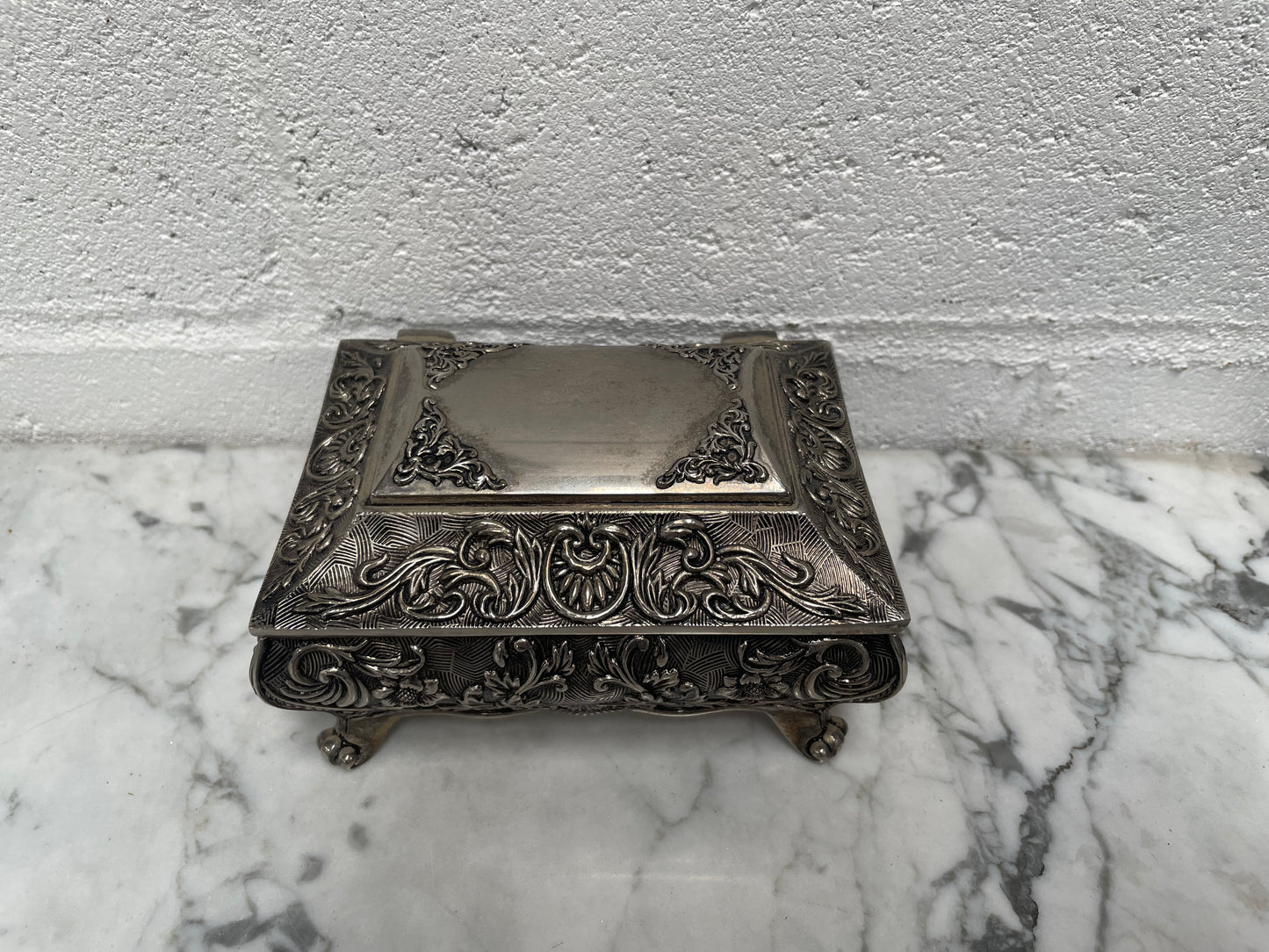 Pretty Vintage Decorative Jewellery box