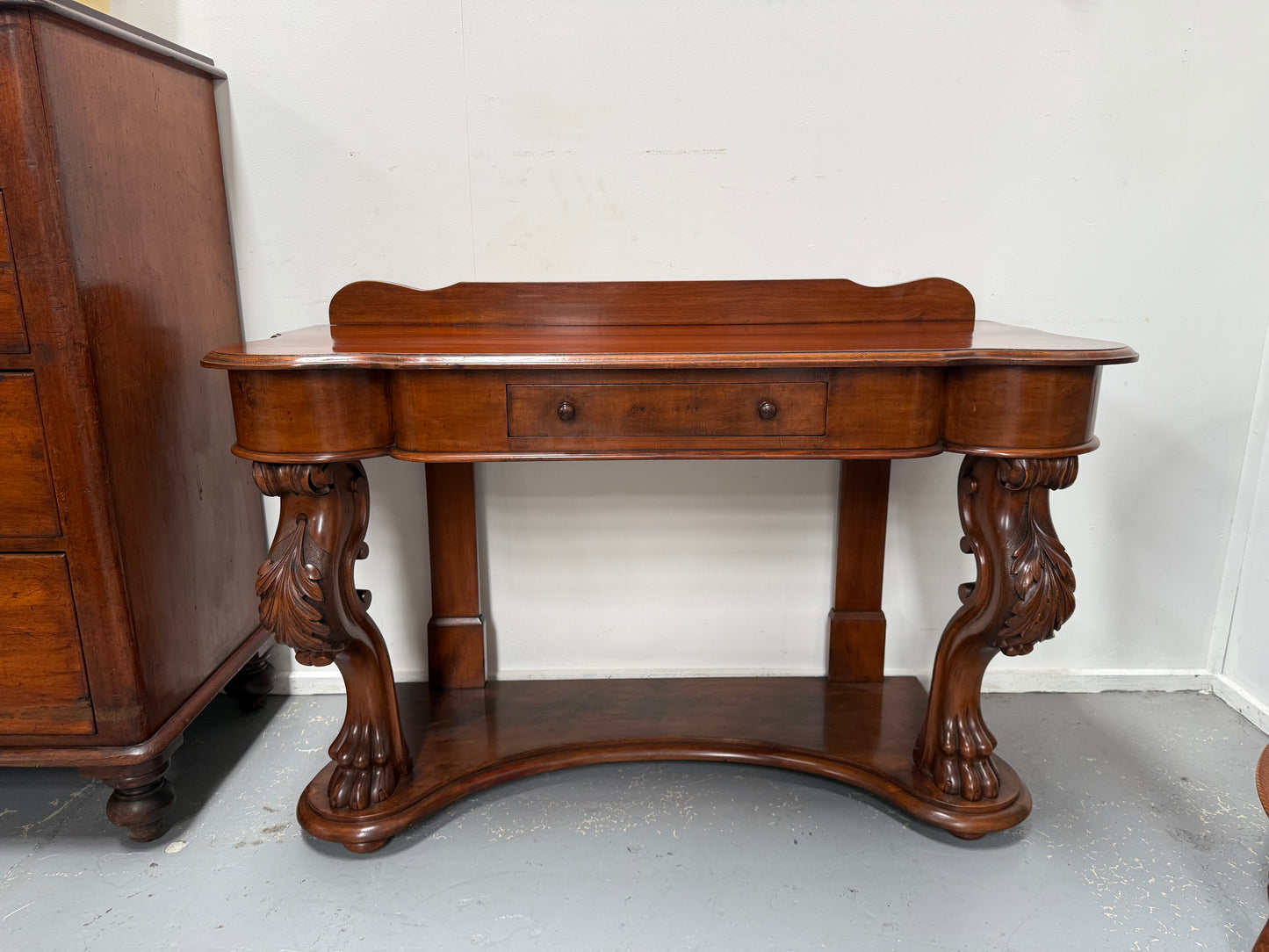 Victorian Mahogany Side Table With Carved Front Legs