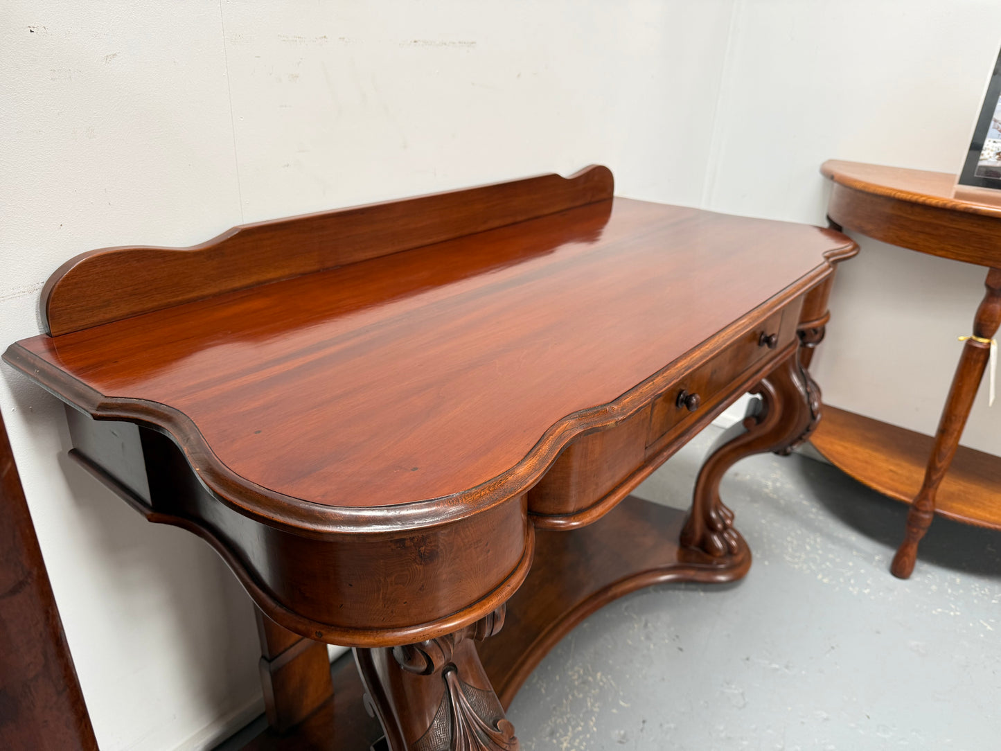 Victorian Mahogany Side Table With Carved Front Legs