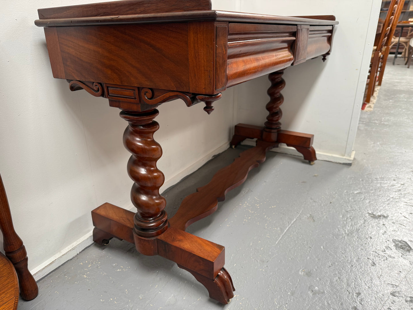 Elegant Victorian Side Table With 2 Drawers
