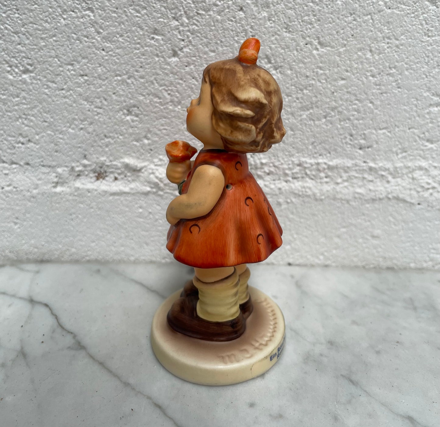 Fabulous Hummel figurine "Roses are Red" dated 1993 and in good original condition. Please see photos as they form part of the description.