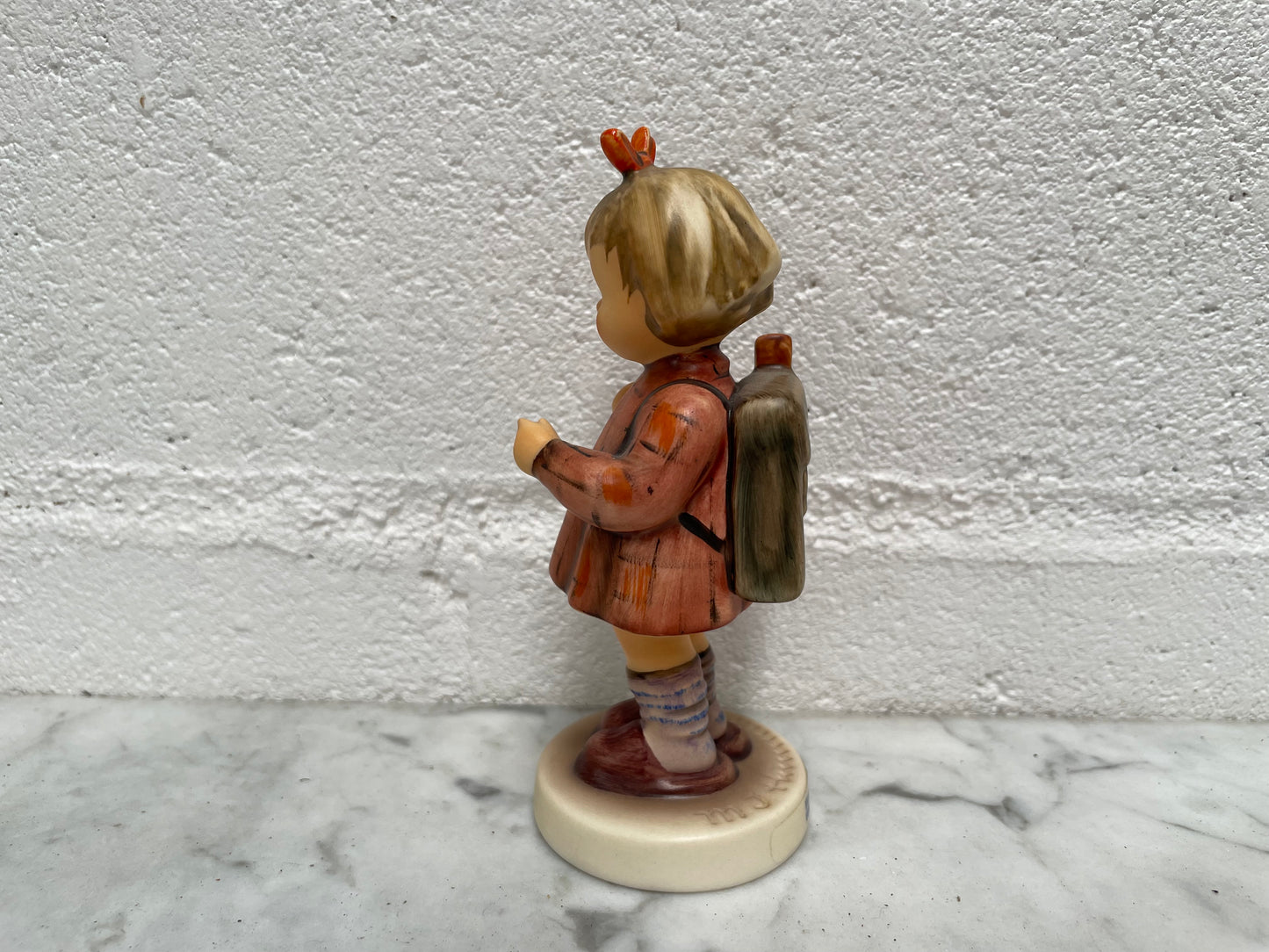 Lovely Vintage Goebel Hummel figurine "What's That" dated 1997. In good original condition. Please see photos as they form part of the description.