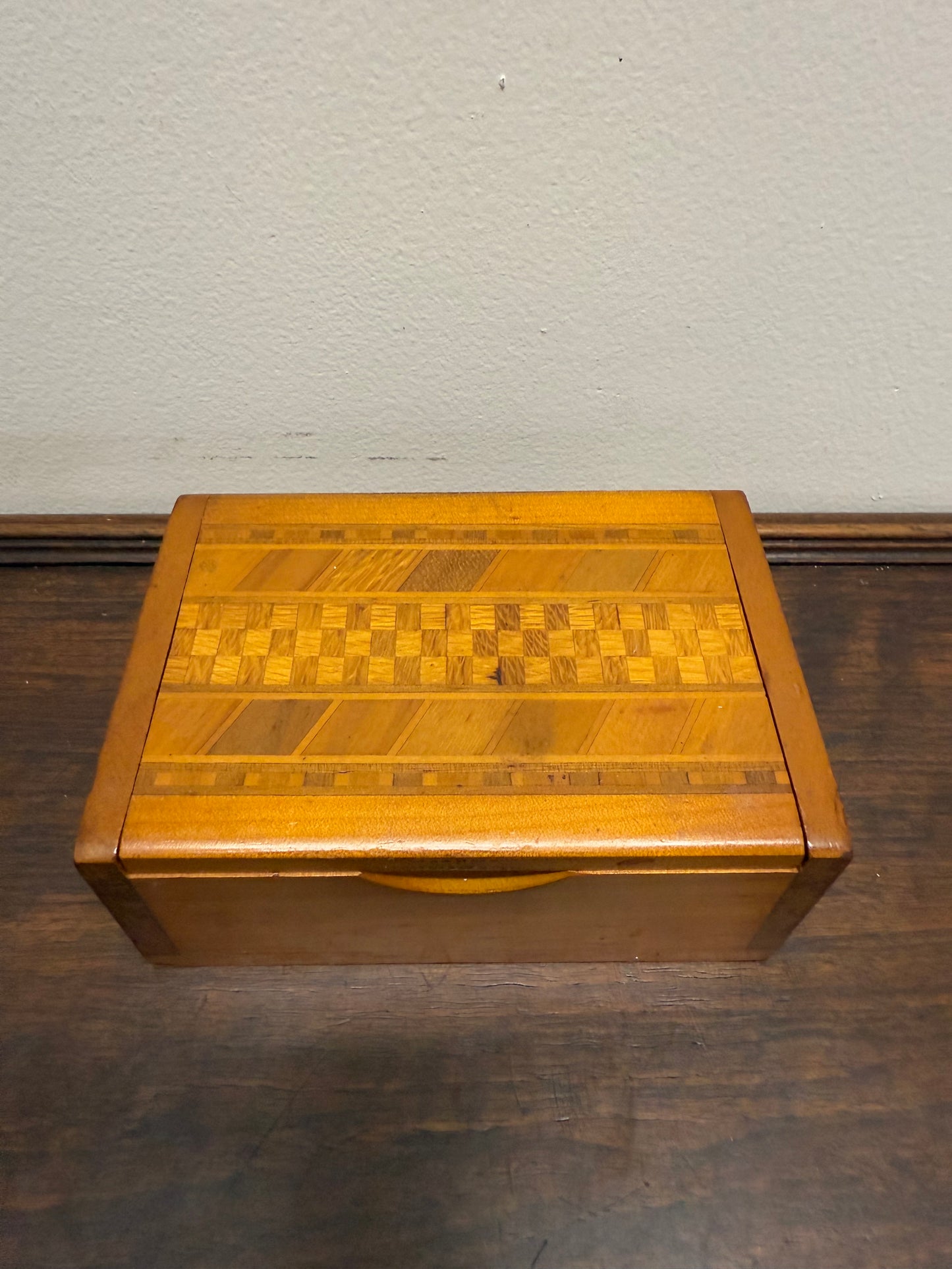 Vintage New Zeeland Wooden Inlaid Timber Box