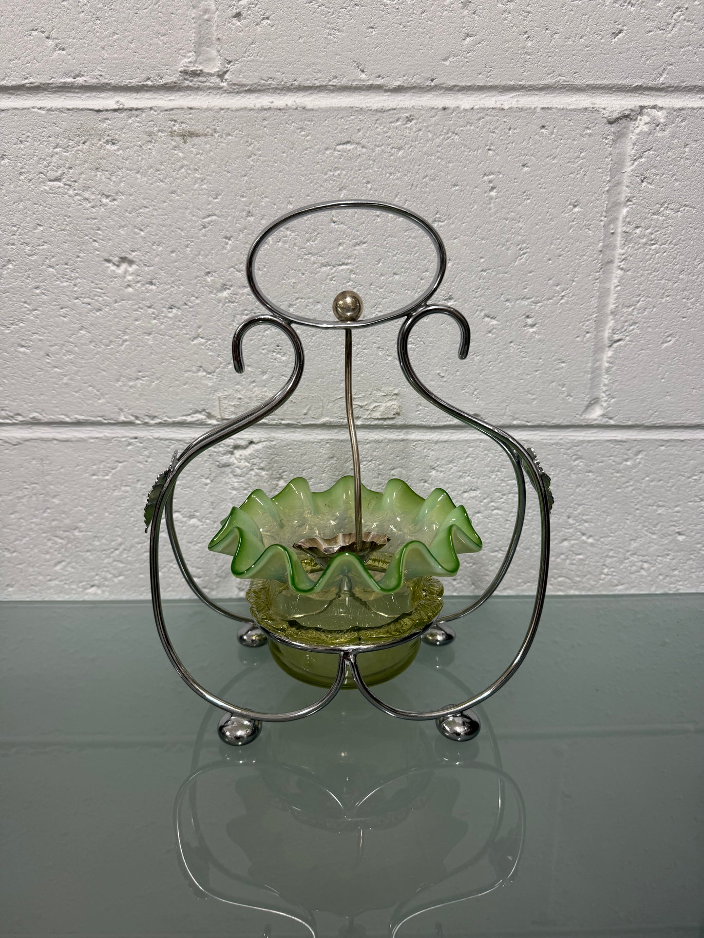 Edwardian Vaseline Glass Sweetmeat Bowl In Silverplate Stand