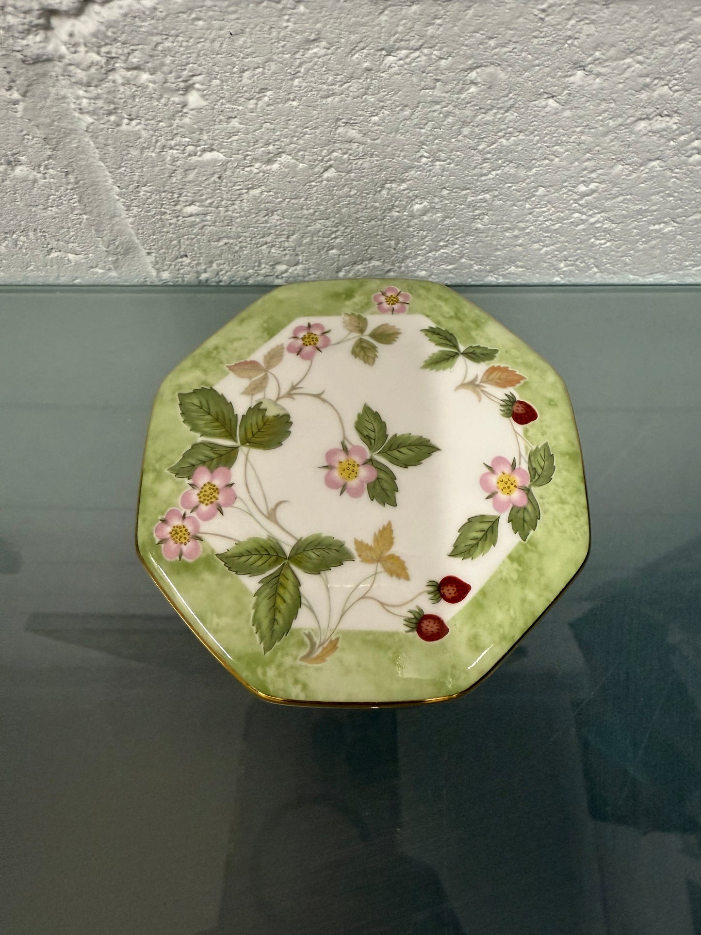 Wedgwood Wild Strawberry Trinket Dish/Lid