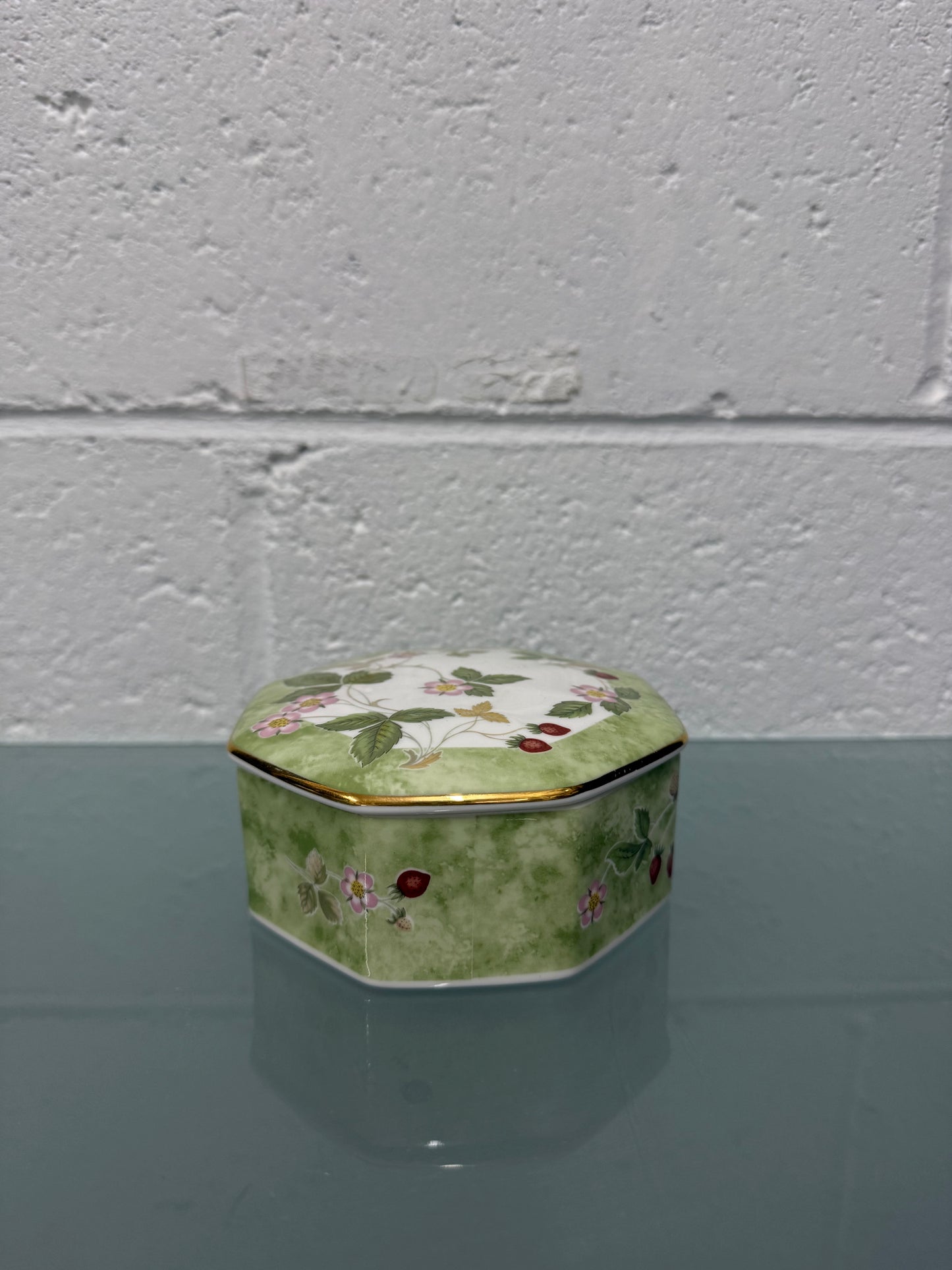 Wedgwood Wild Strawberry Trinket Dish/Lid