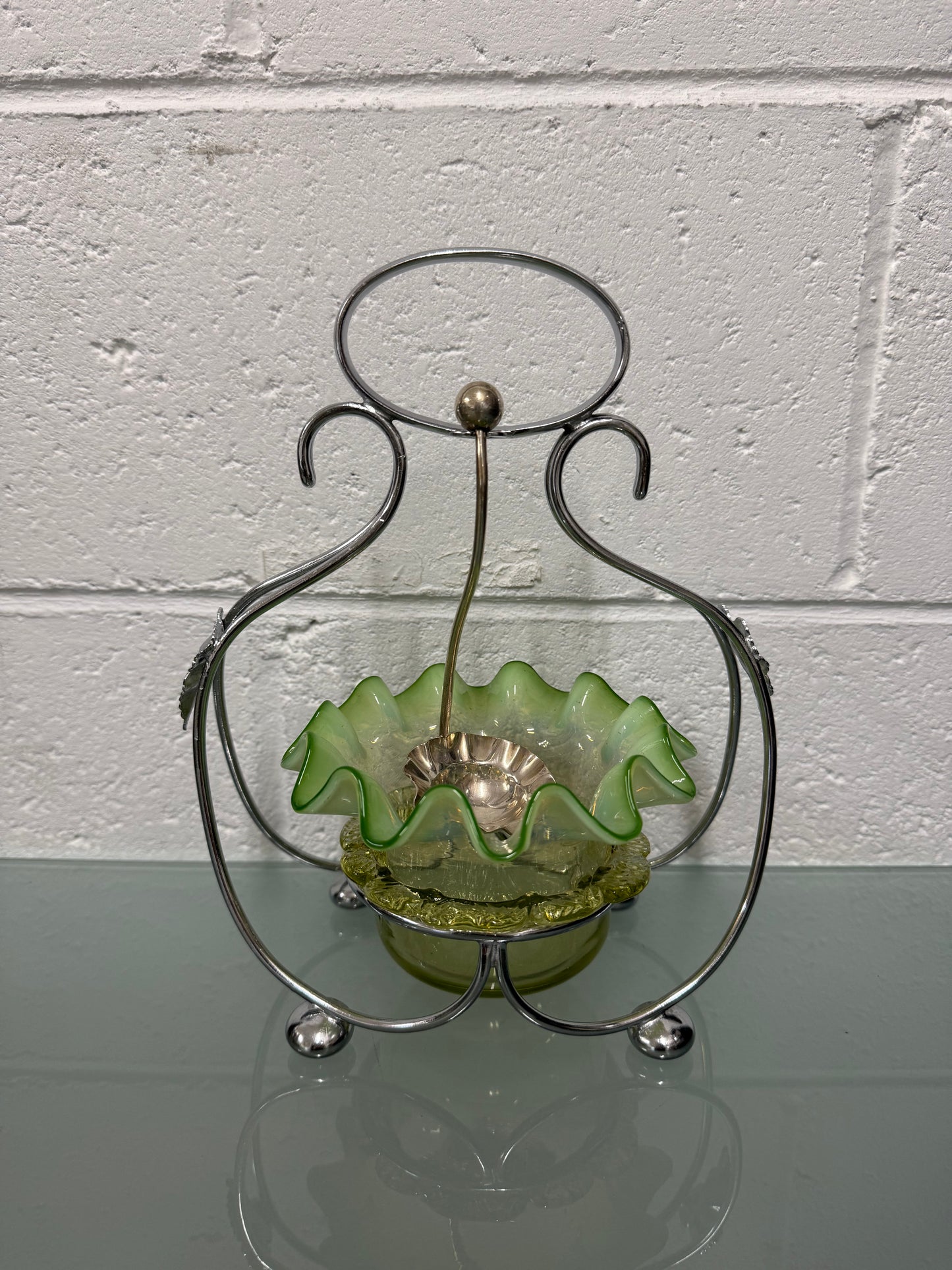 Edwardian Vaseline Glass Sweetmeat Bowl In Silverplate Stand