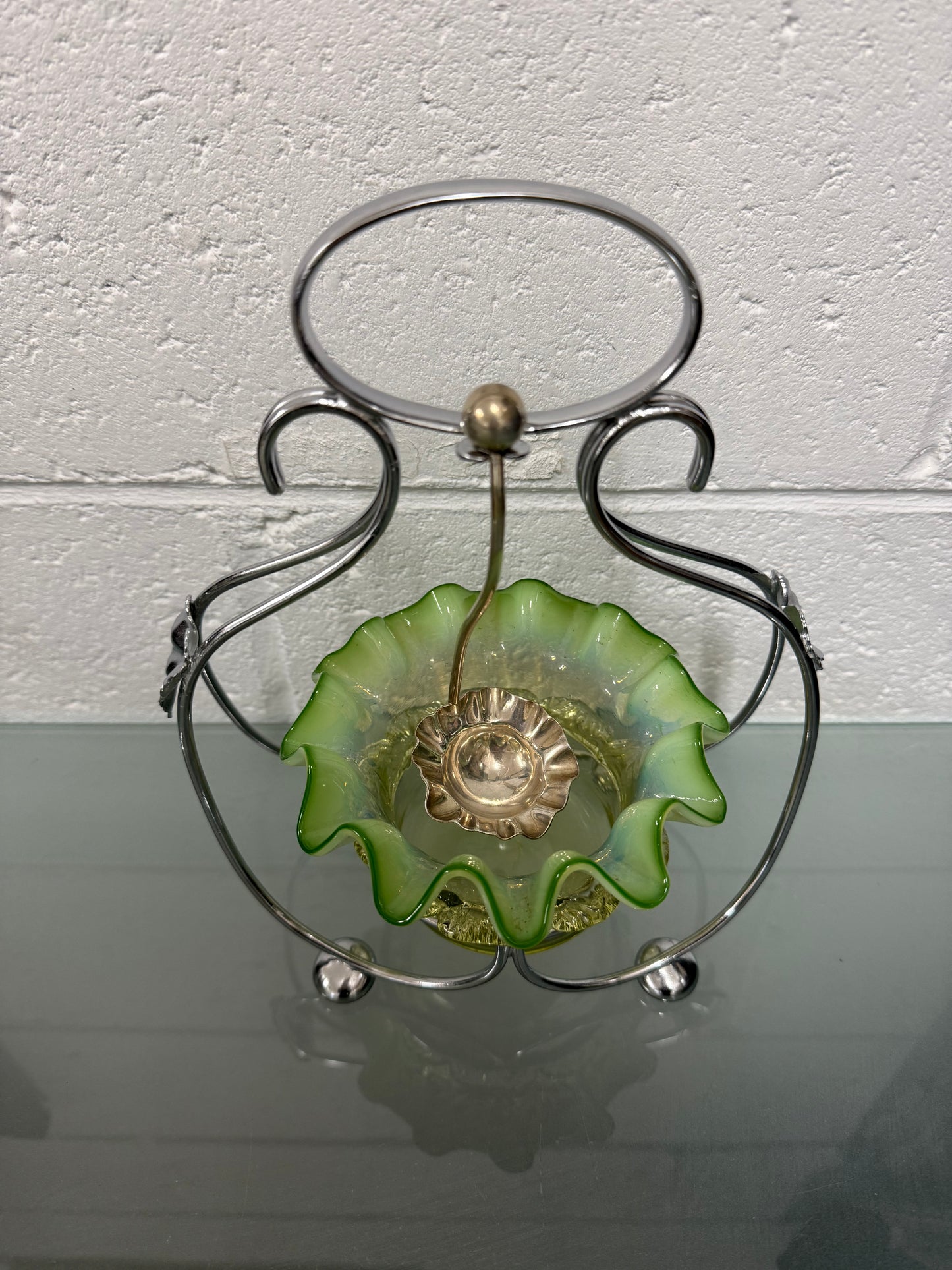 Edwardian Vaseline Glass Sweetmeat Bowl In Silverplate Stand