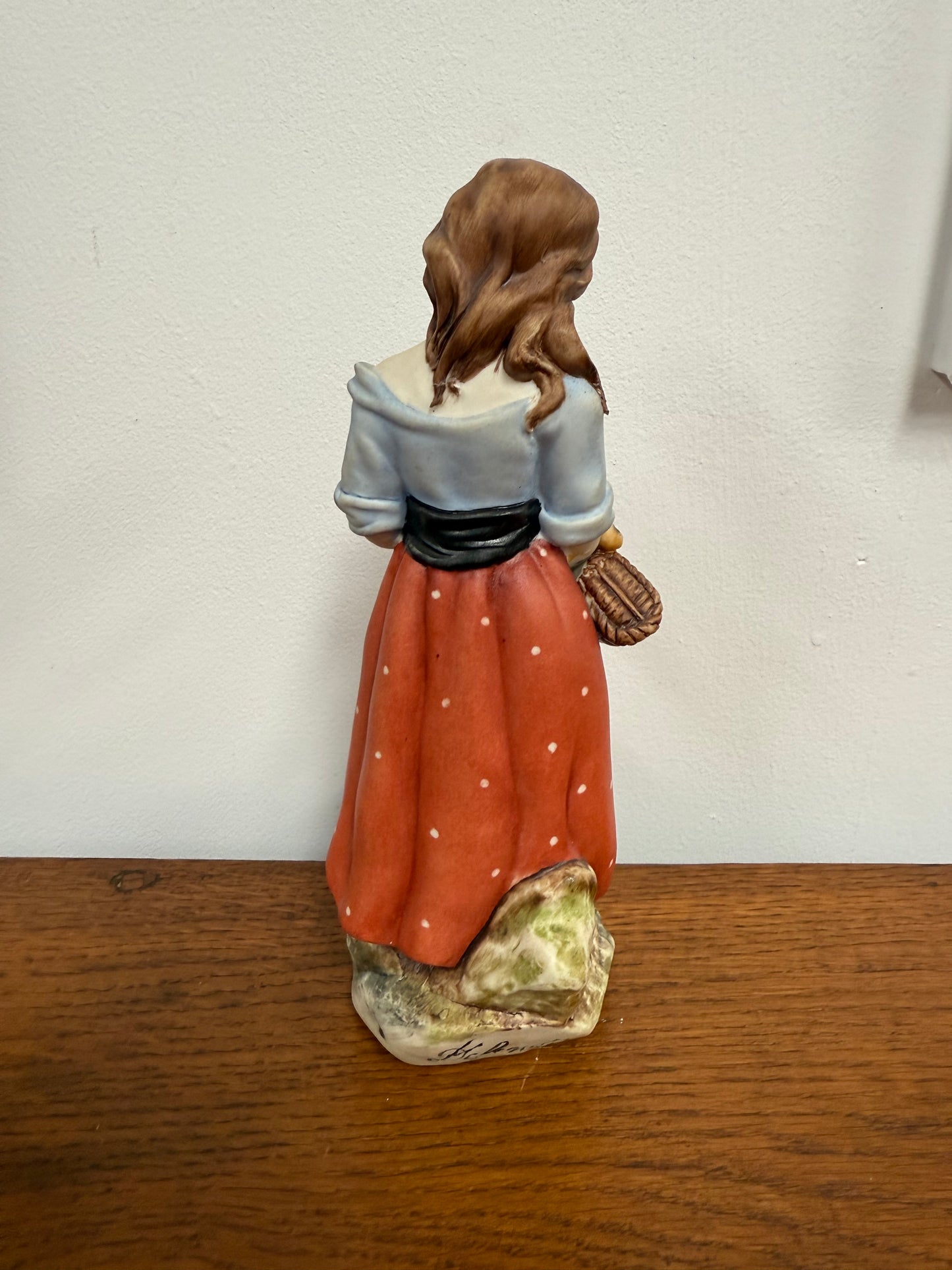 Lovely Vintage Figurine
