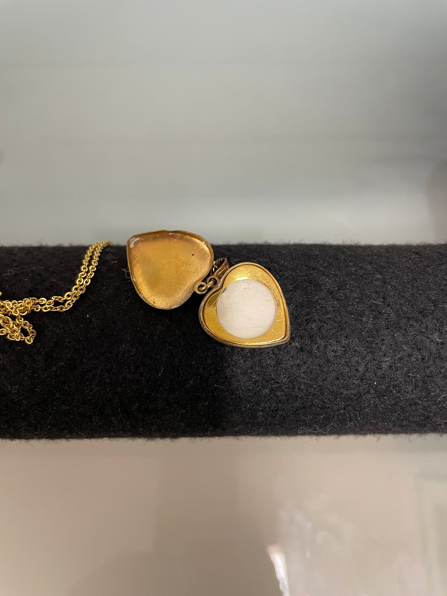 Antique 9ct Gold Lined Heart Locket