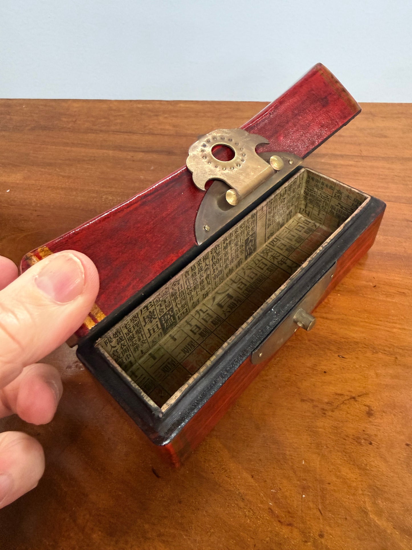 Vintage Chinese Lacquer & Gilt Box