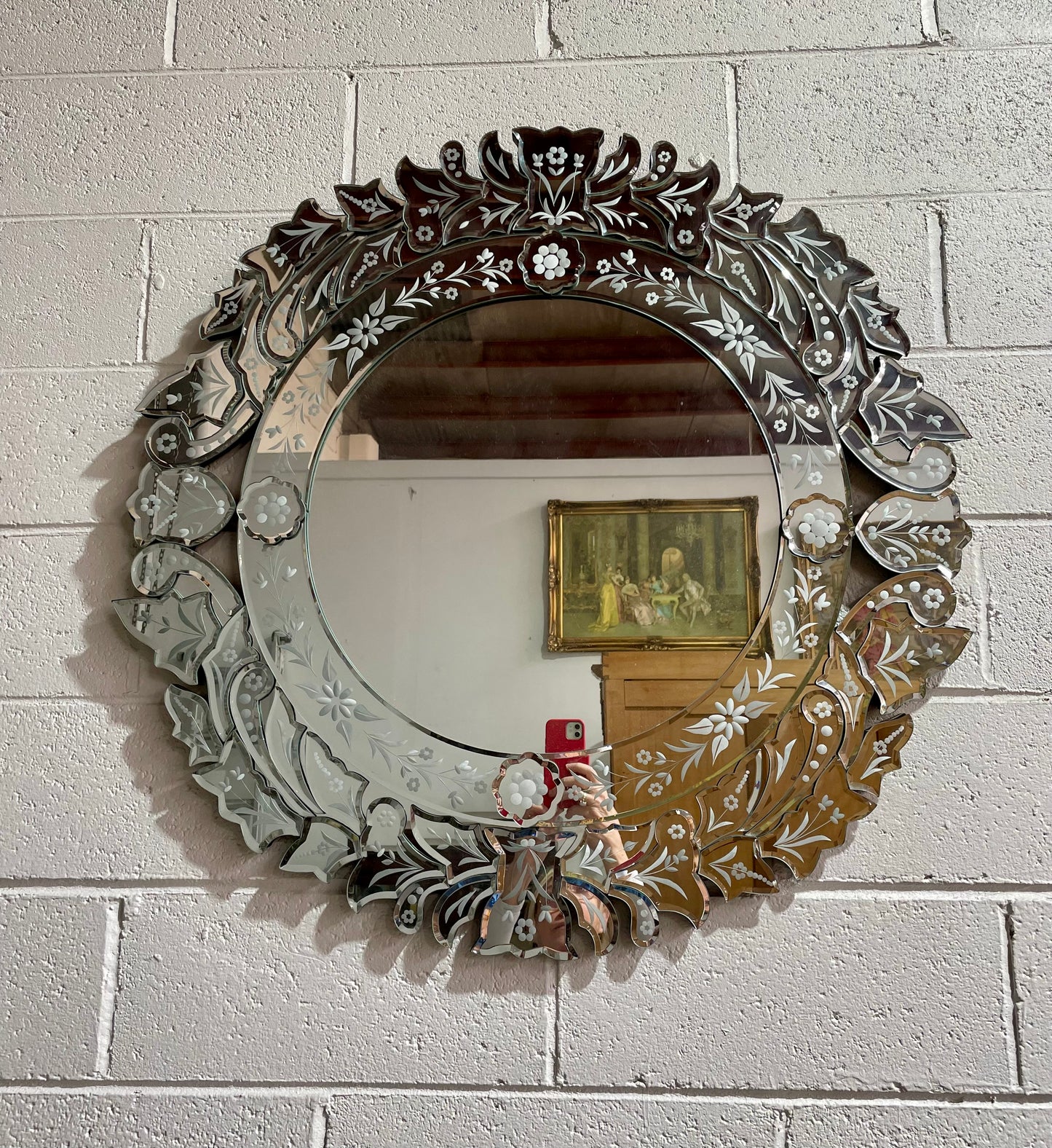 Decorative round Venetian style etched wall mirror with pretty floral etching. It is ready to hang and in good original condition. Please see all photos as they form part of the description and condition.
