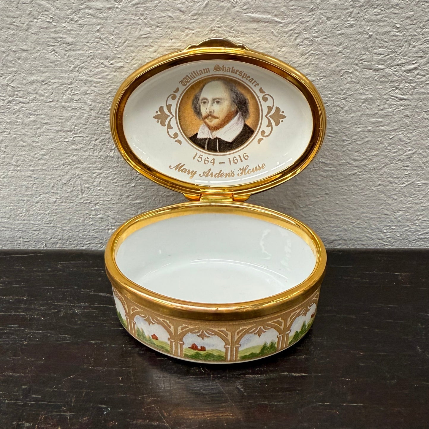 Royale Stratford Enamel On Copper Covered Box Hand Painted Lid Of Shakespeare Birthplace